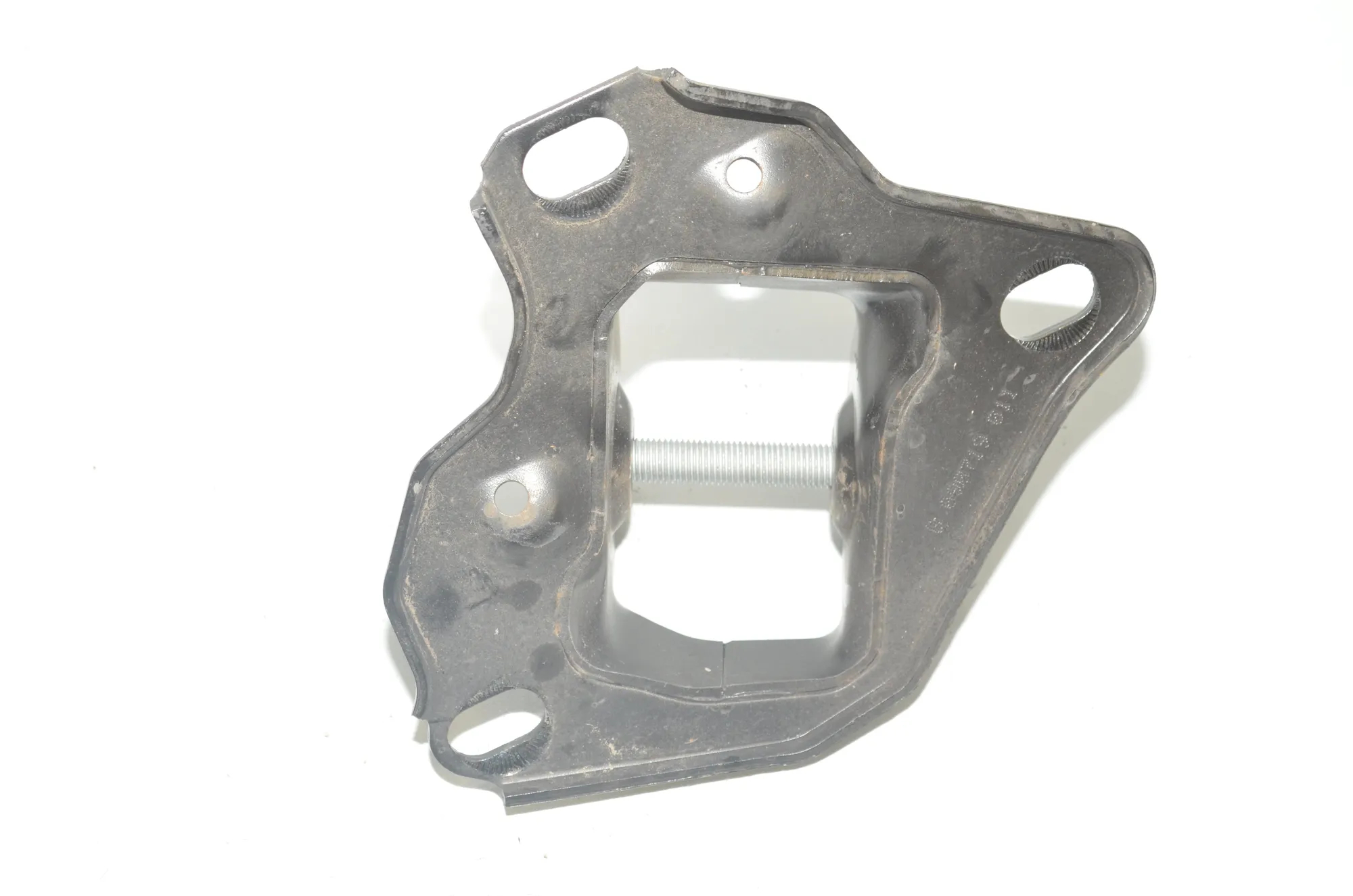 Bracket – OEM 6851582 · BMW X1 (F48) xDrive 20 i 2019 – 3
