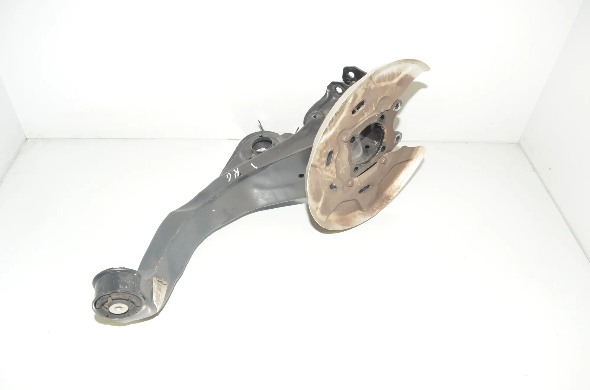 Rear Left Wheel Hub Spindle – OEM 6898963 · BMW X1 (F48) xDrive 20 i 2019 – 2