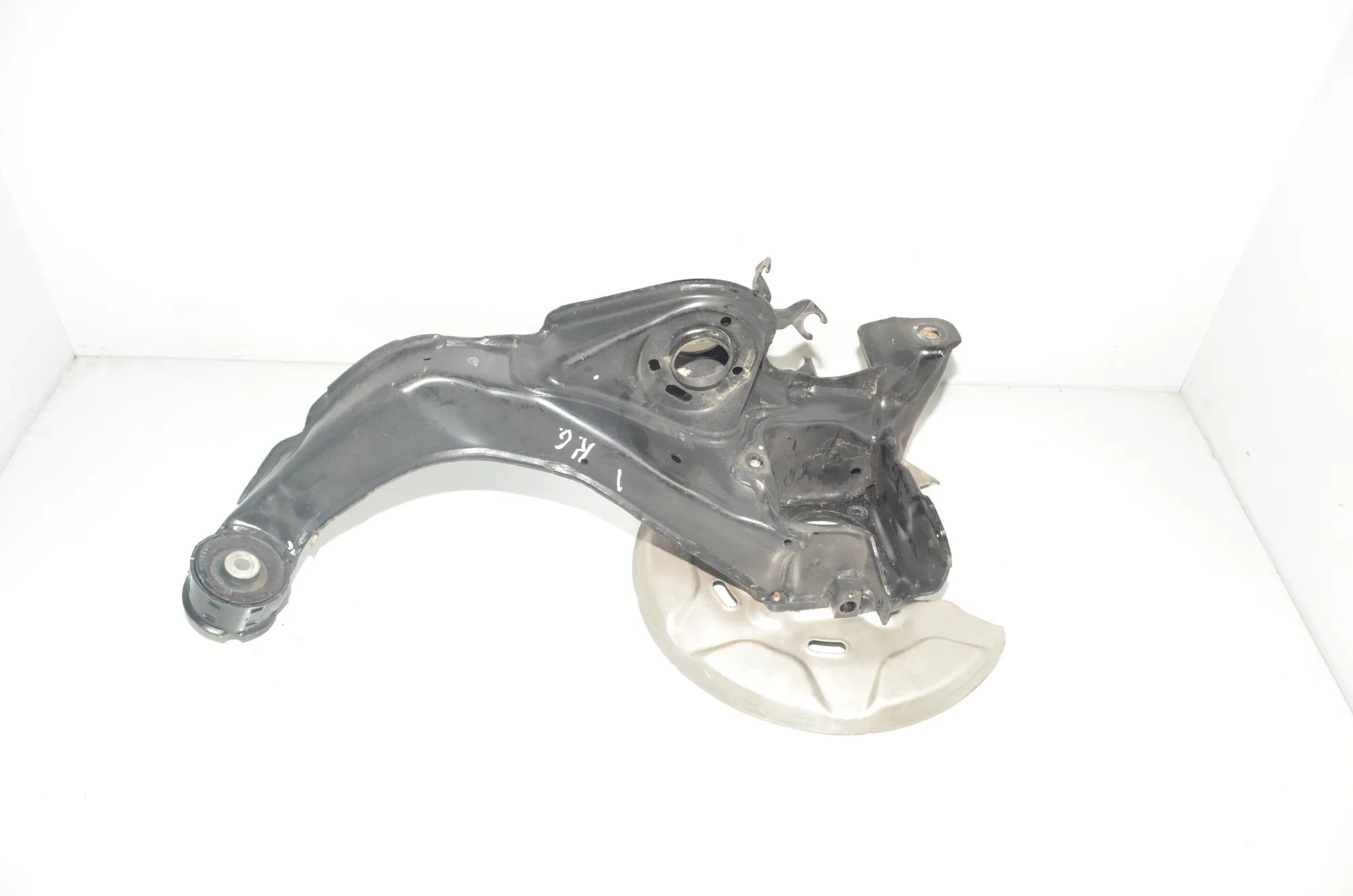 Rear Left Wheel Hub Spindle – OEM 6898963 · BMW X1 (F48) xDrive 20 i 2019 – 3
