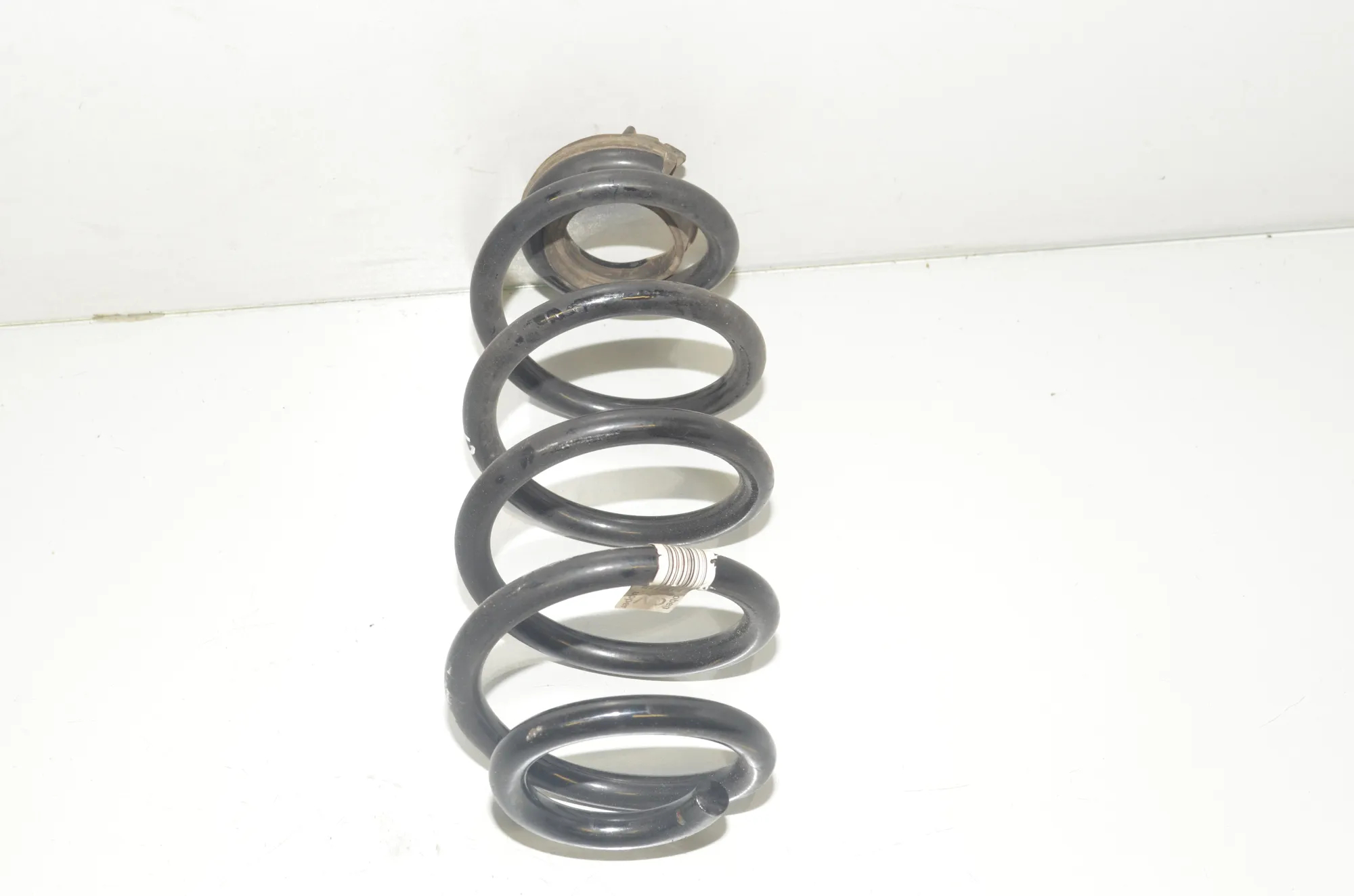 Rear Right Coil Spring – OEM 6872297 · BMW X1 (F48) xDrive 20 i 2019 – 3