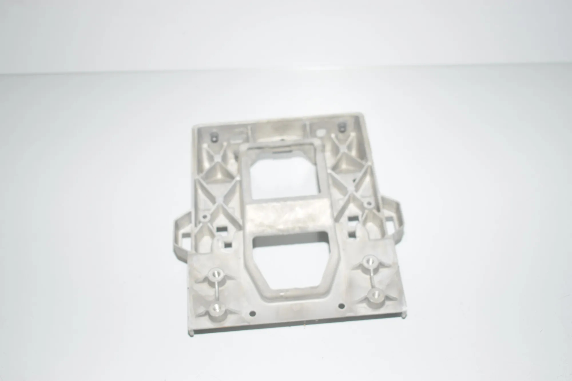 Bracket – OEM 8500590 · BMW i3 (I01) Electric 2019 – 3