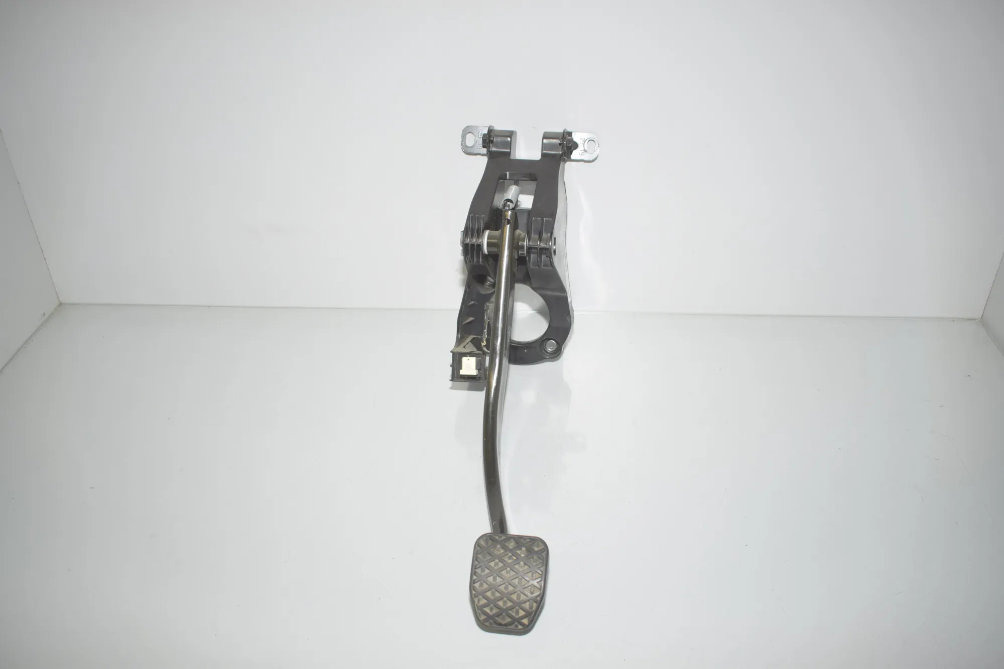 Brake Pedal – OEM 6799925 · BMW i3 (I01) Electric 2019