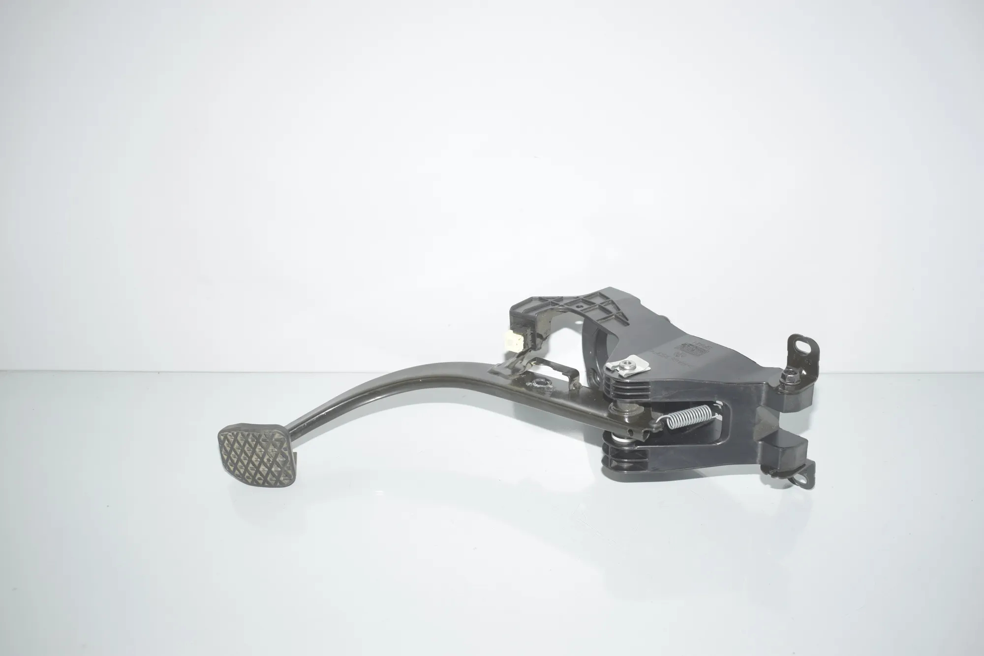 Brake Pedal – OEM 6799925 · BMW i3 (I01) Electric 2019 – 3