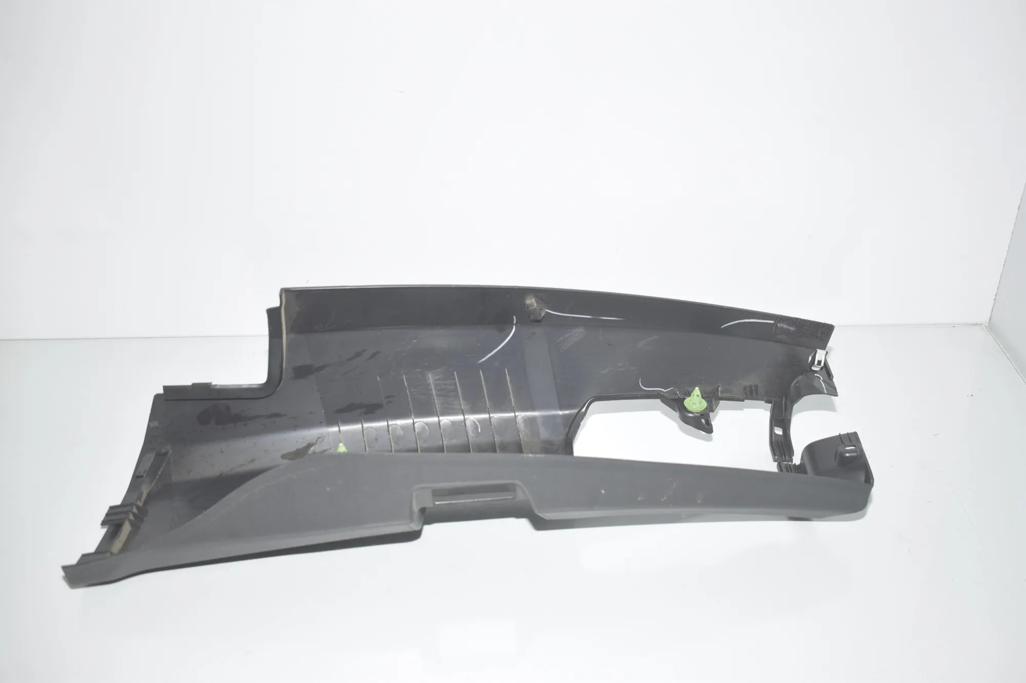 Right Side B Pillar Trim – OEM 7287936 · BMW i3 (I01) Electric 2019 – 4
