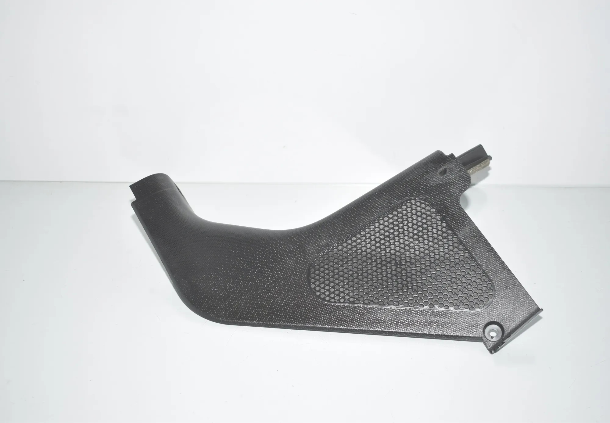 Front Left Interior Step Trim – OEM 7272417 · BMW i3 (I01) Electric 2019