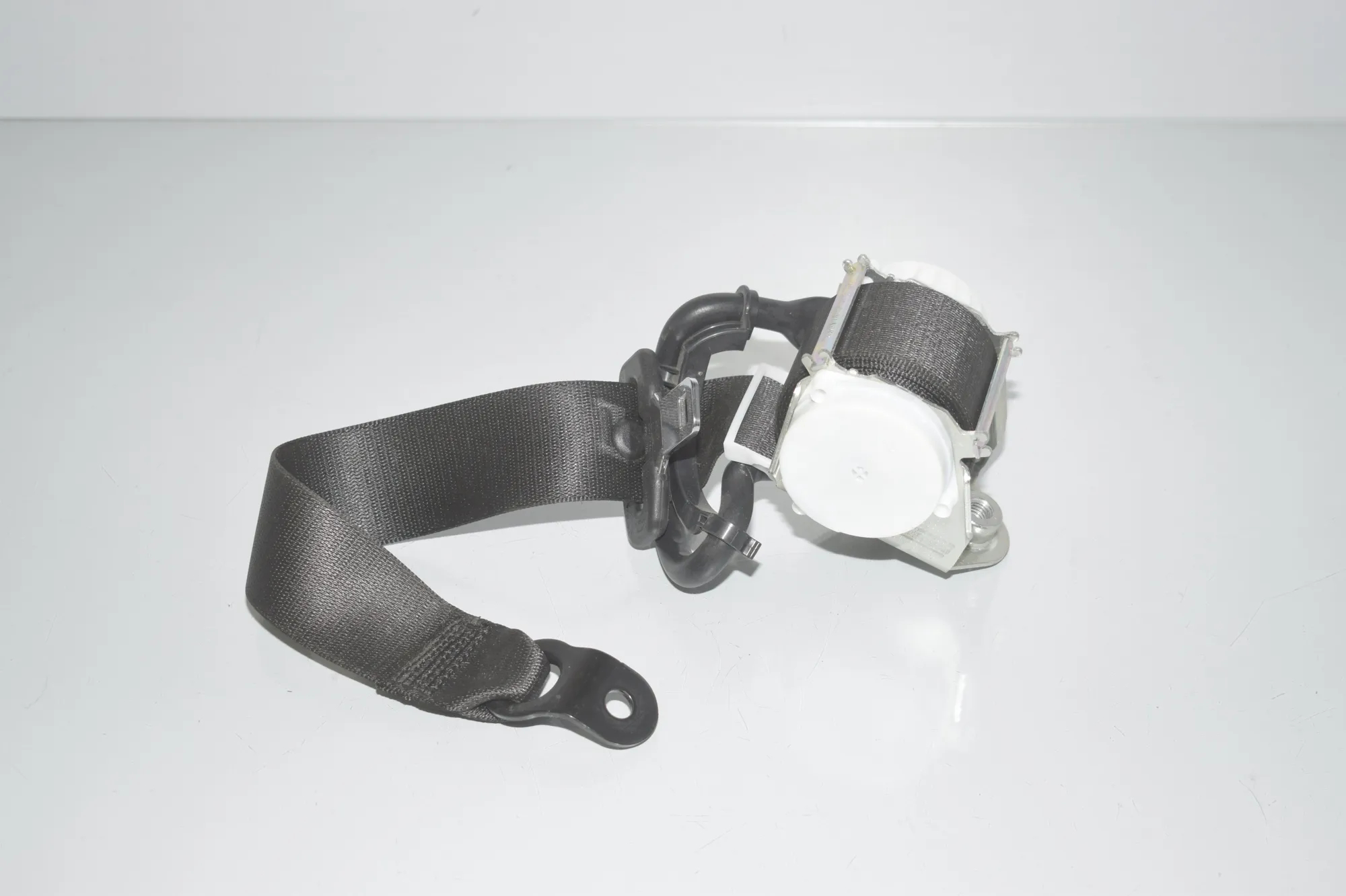 Rear Left Seatbelt – OEM 7305643 · BMW i3 (I01) Electric 2019