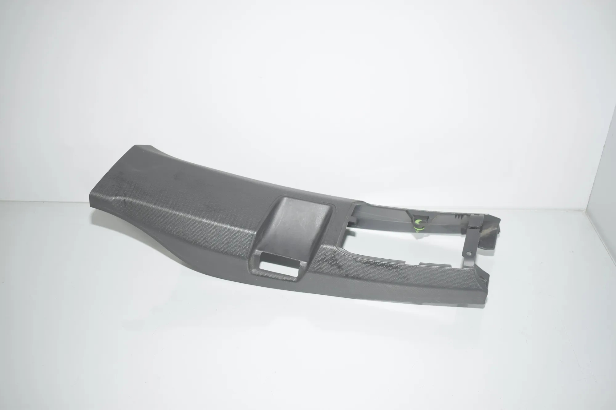 Left Side B Pillar Trim – OEM 7287935 · BMW i3 (I01) Electric 2019 – 5