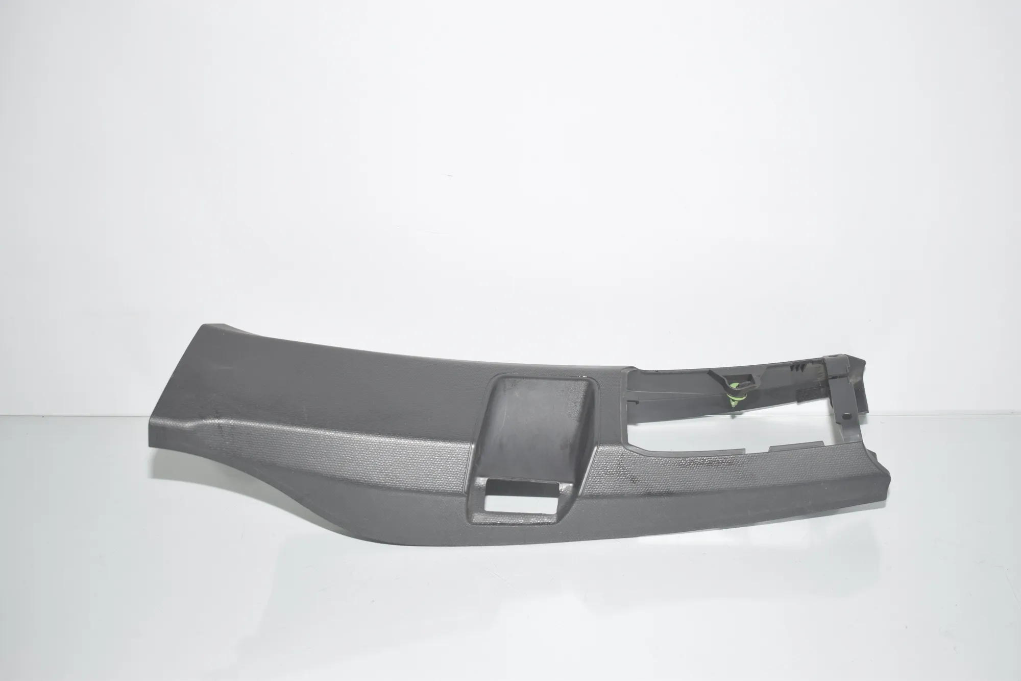 Left Side B Pillar Trim – OEM 7287935 · BMW i3 (I01) Electric 2019