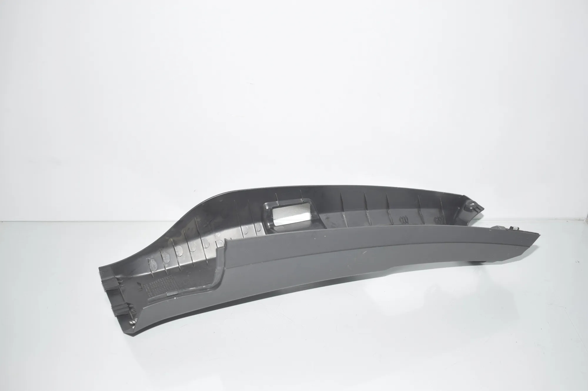 Left Side B Pillar Trim – OEM 7287935 · BMW i3 (I01) Electric 2019 – 2