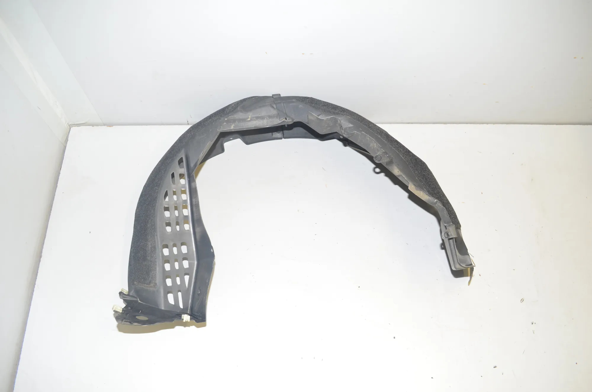 Rear Left Arch Liner – OEM 7394079 · BMW i3 (I01) Electric 2019 – 3