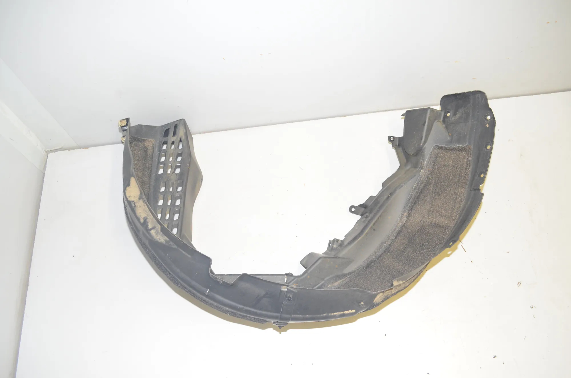 Rear Left Arch Liner – OEM 7394079 · BMW i3 (I01) Electric 2019 – 2