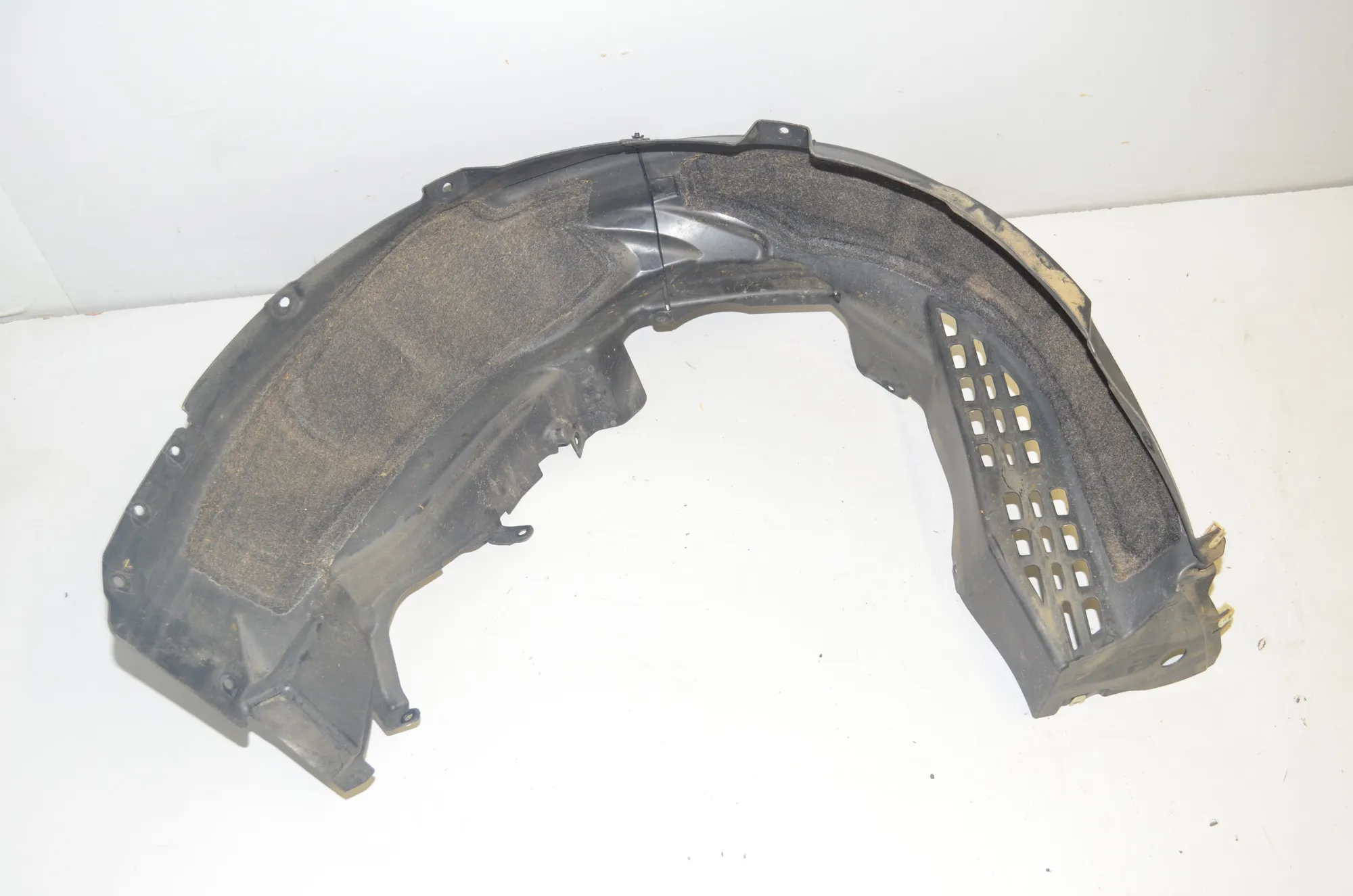 Rear Left Arch Liner – OEM 7394079 · BMW i3 (I01) Electric 2019