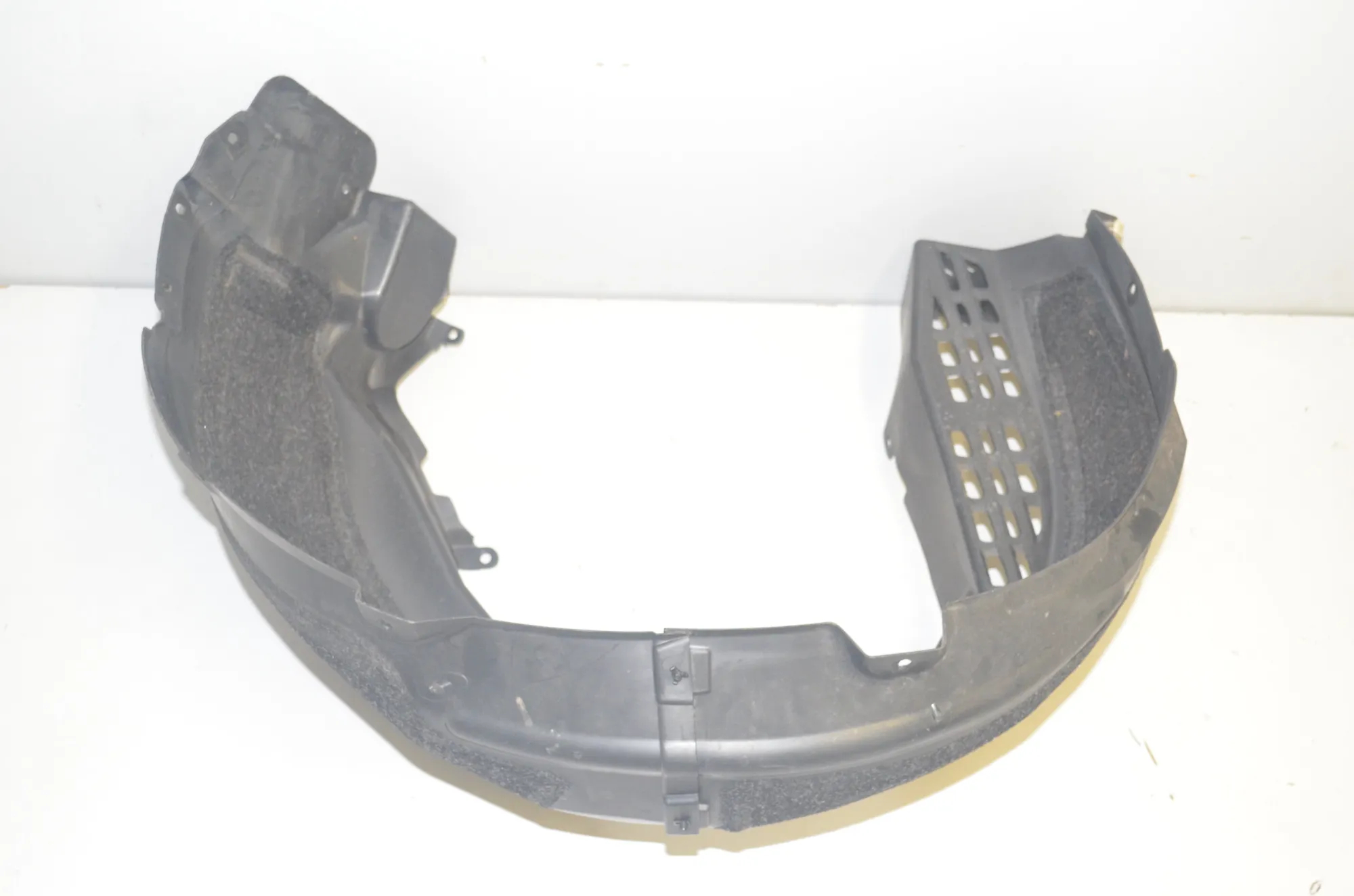 Rear Right Arch Liner – OEM 7394078 · BMW i3 (I01) BMW i3 (I01) Electric 2016 – 2