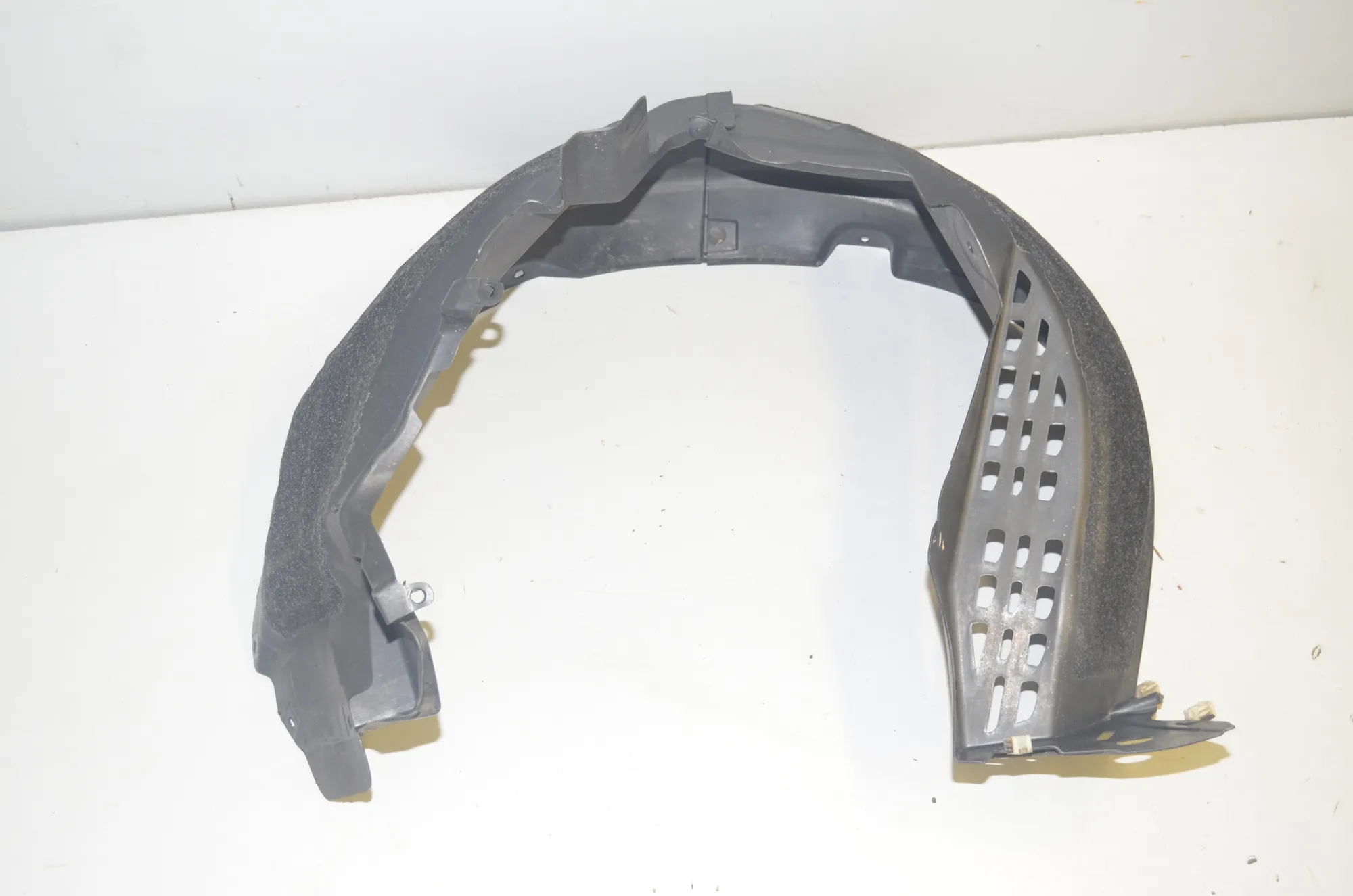 Rear Right Arch Liner – OEM 7394078 · BMW i3 (I01) BMW i3 (I01) Electric 2016 – 3