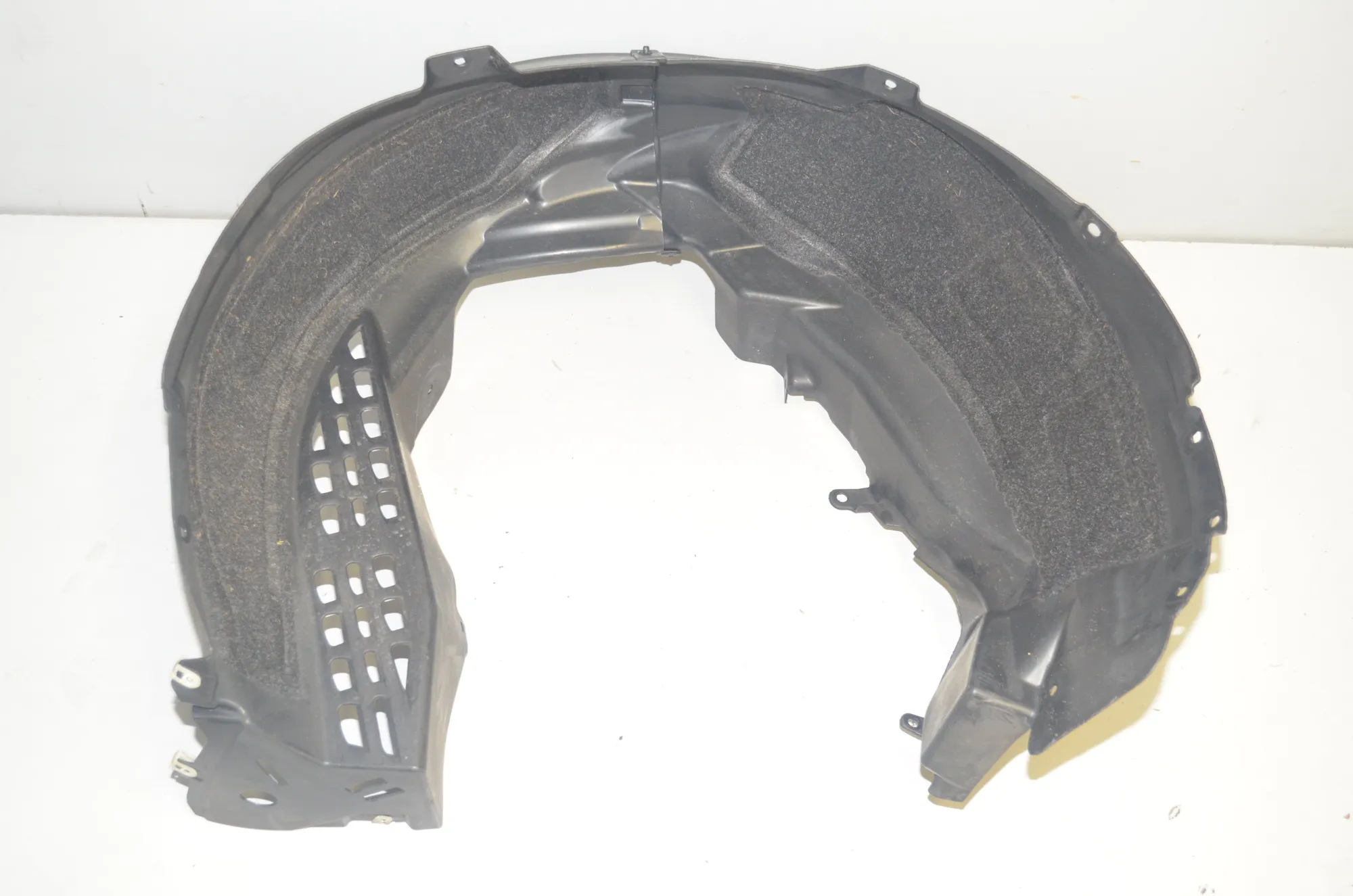 Rear Right Arch Liner – OEM 7394078 · BMW i3 (I01) BMW i3 (I01) Electric 2016