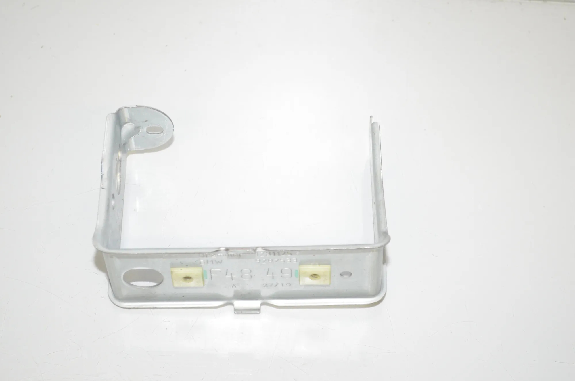 Bracket – OEM 9292533 · BMW X1 (F48) xDrive 20 i 2019 – 3