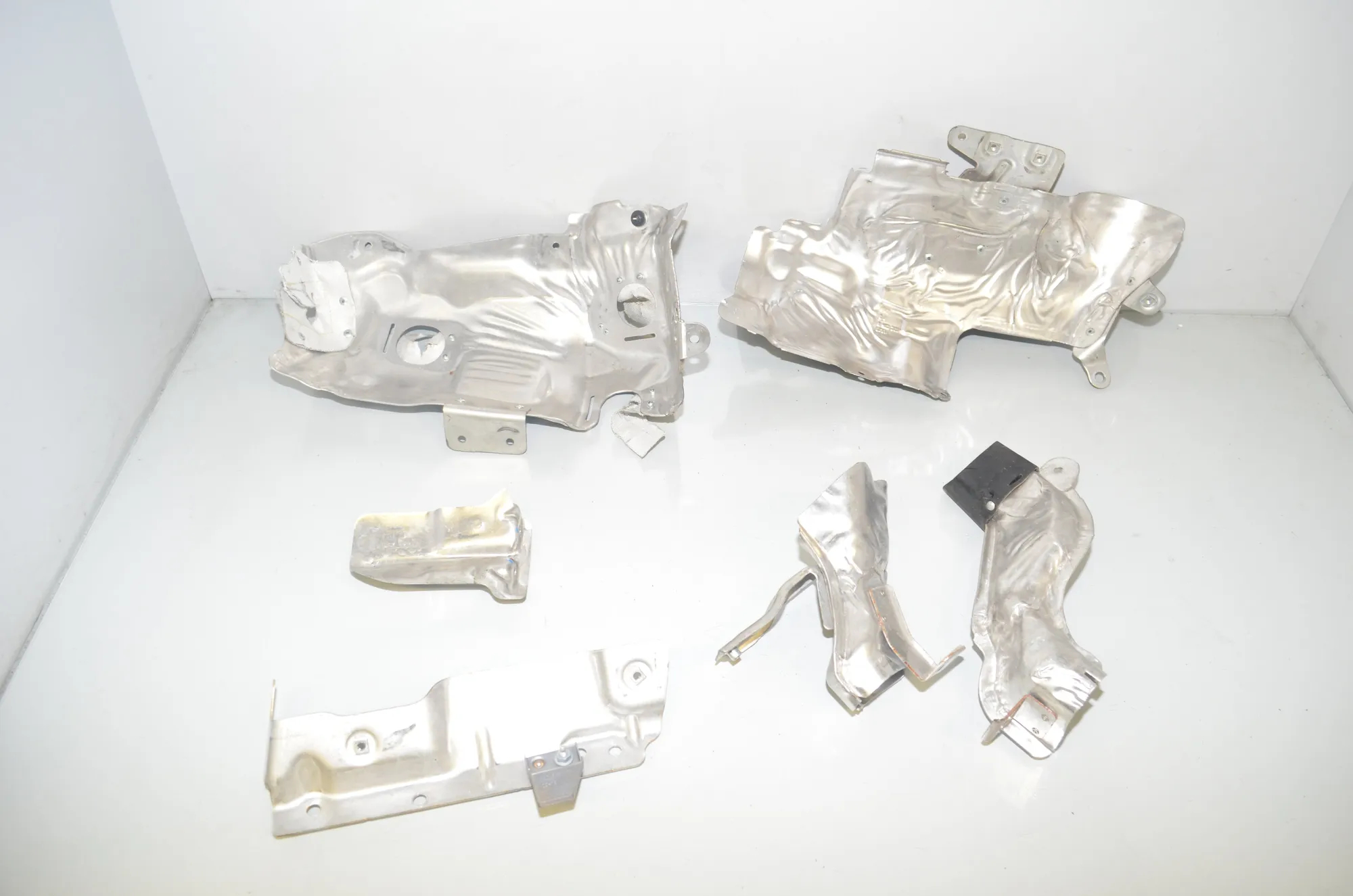 Heat Protection – OEM 8647243 · BMW X1 (F48) xDrive 20 i 2019 – 2