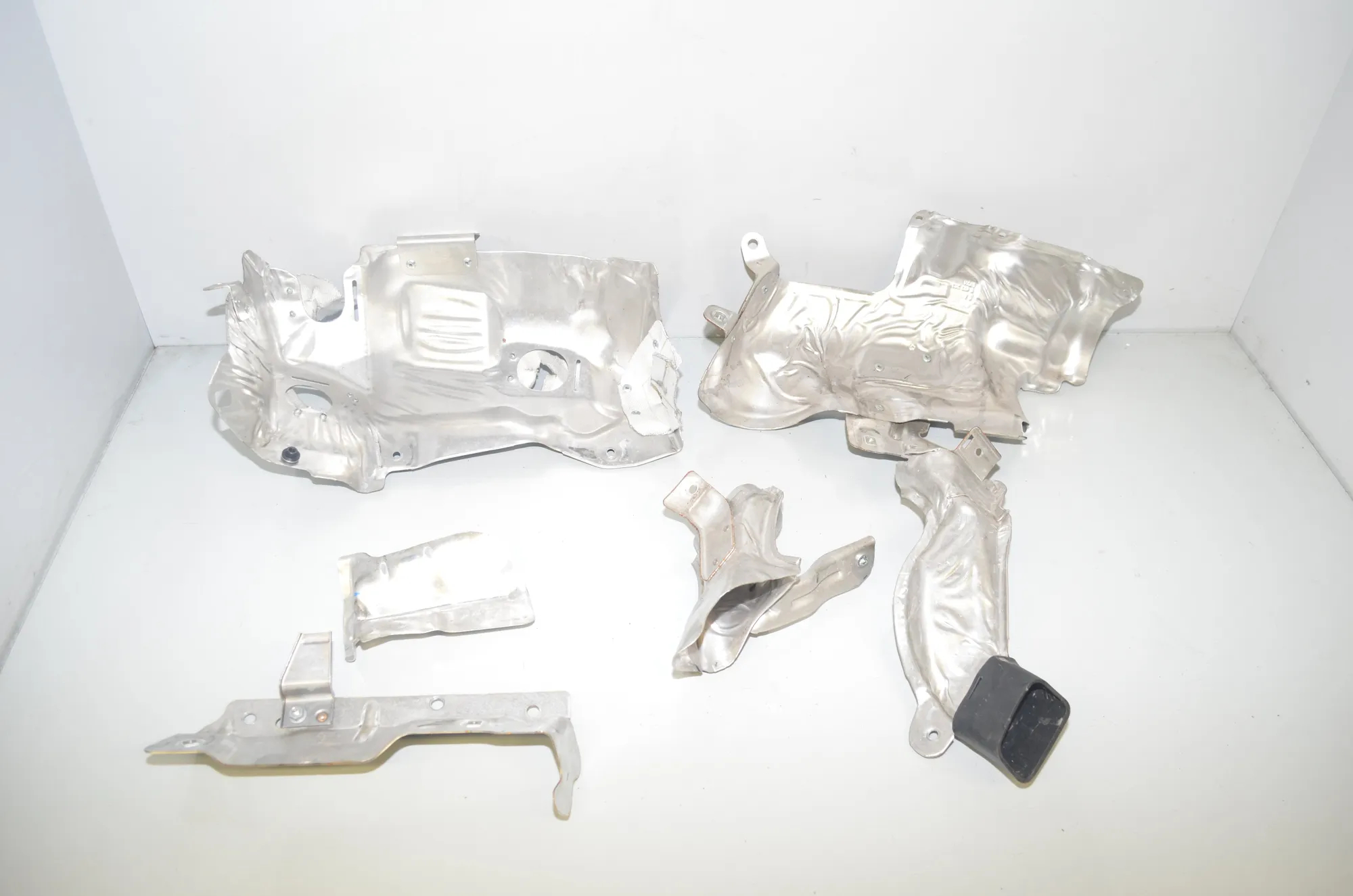 Heat Protection – OEM 8647243 · BMW X1 (F48) xDrive 20 i 2019