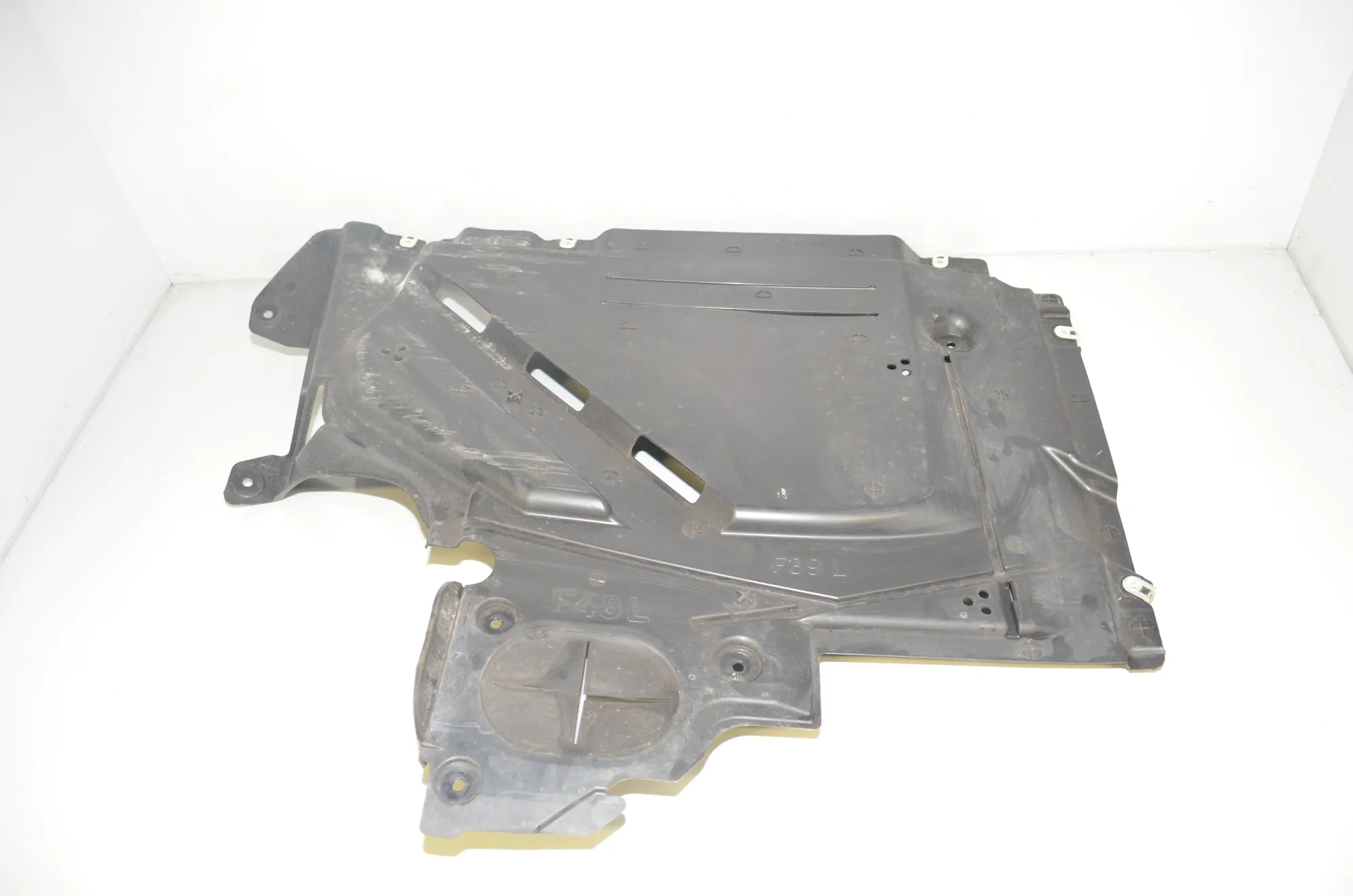 Rear Left Underbody Cover – OEM 7354759 · BMW X1 (F48) xDrive 20 i 2019
