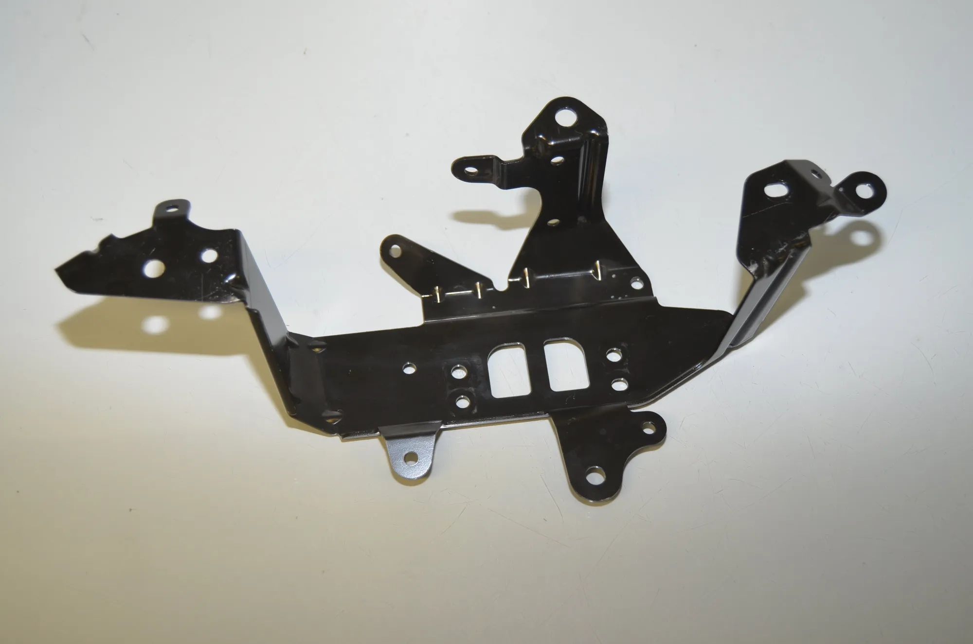 Bracket – OEM 6817999 · BMW 3 (G20, G28) (2018 - -) 330 e Plug-in-Hybrid 2021 – 3
