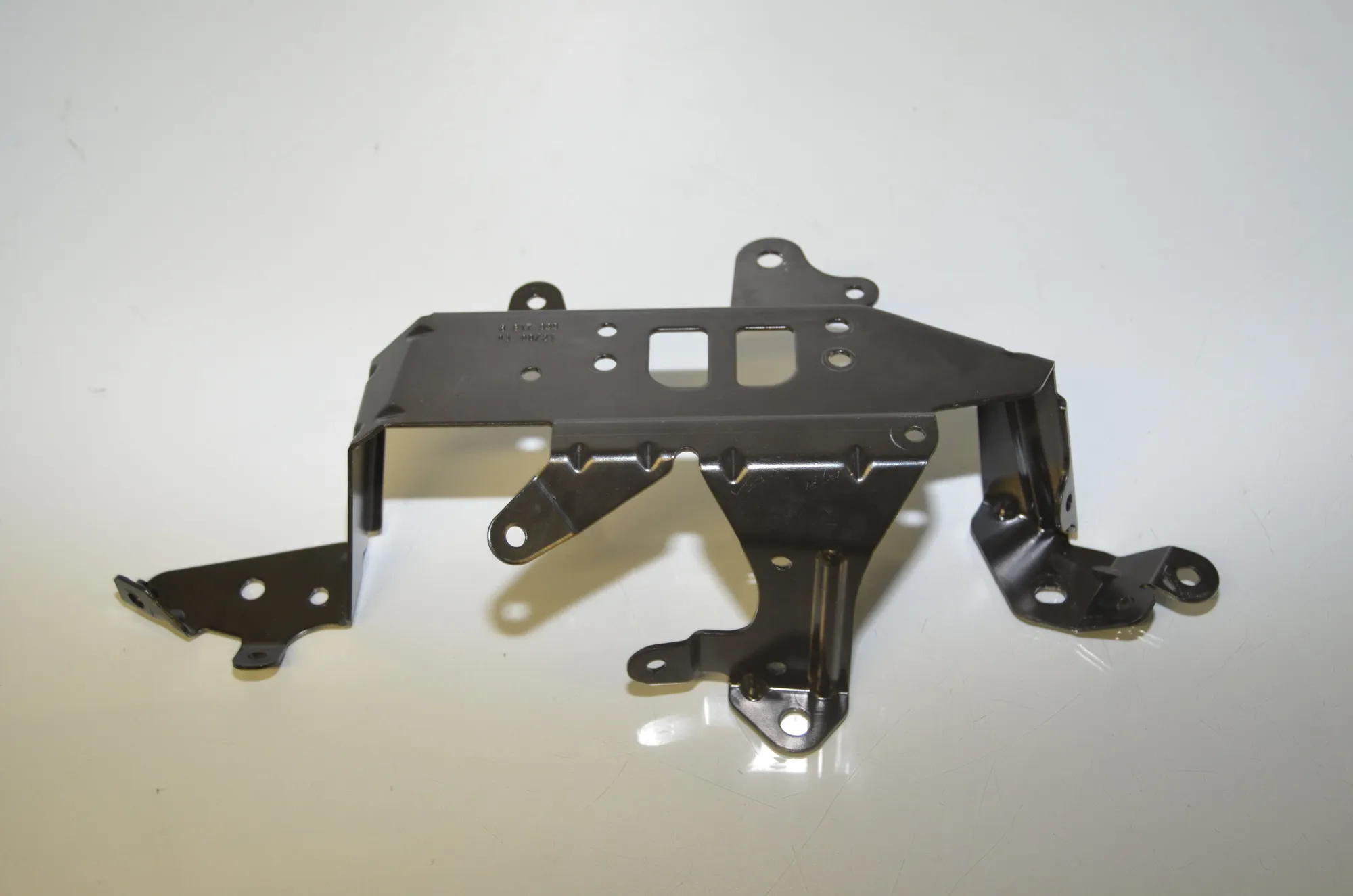 Bracket – OEM 6817999 · BMW 3 (G20, G28) (2018 - -) 330 e Plug-in-Hybrid 2021 – 2