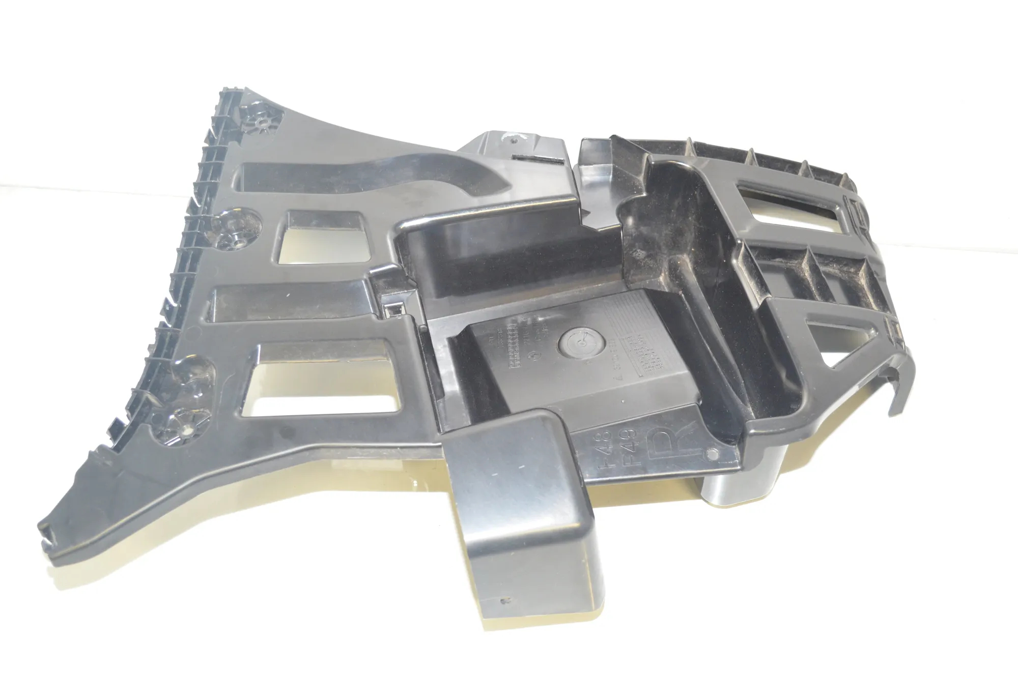 Rear Right Bumper Bracket – OEM 7332318 · BMW X1 (F48) xDrive 20 i 2019 – 2