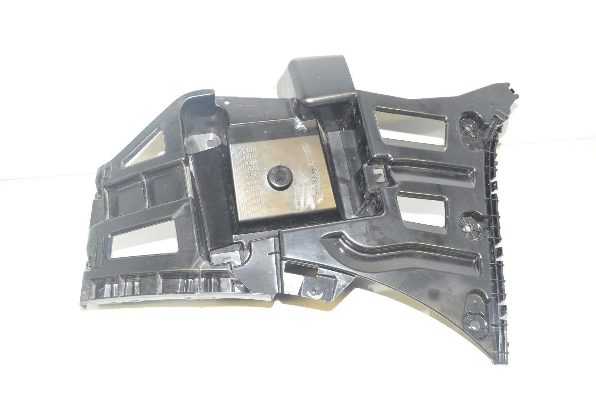 Rear Right Bumper Bracket – OEM 7332318 · BMW X1 (F48) xDrive 20 i 2019