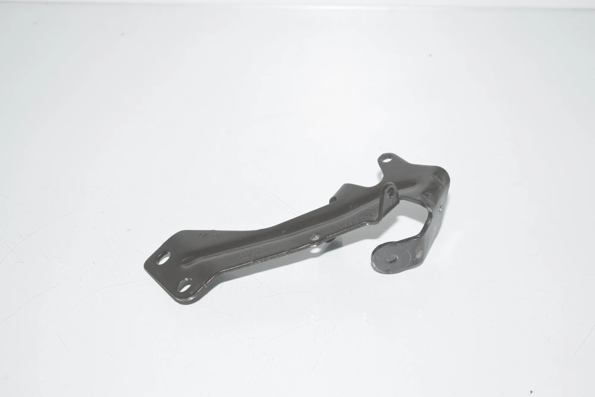 Bracket – OEM 8647979 · BMW 3 (G20, G28) (2018 - -) 330 e Plug-in-Hybrid 2021