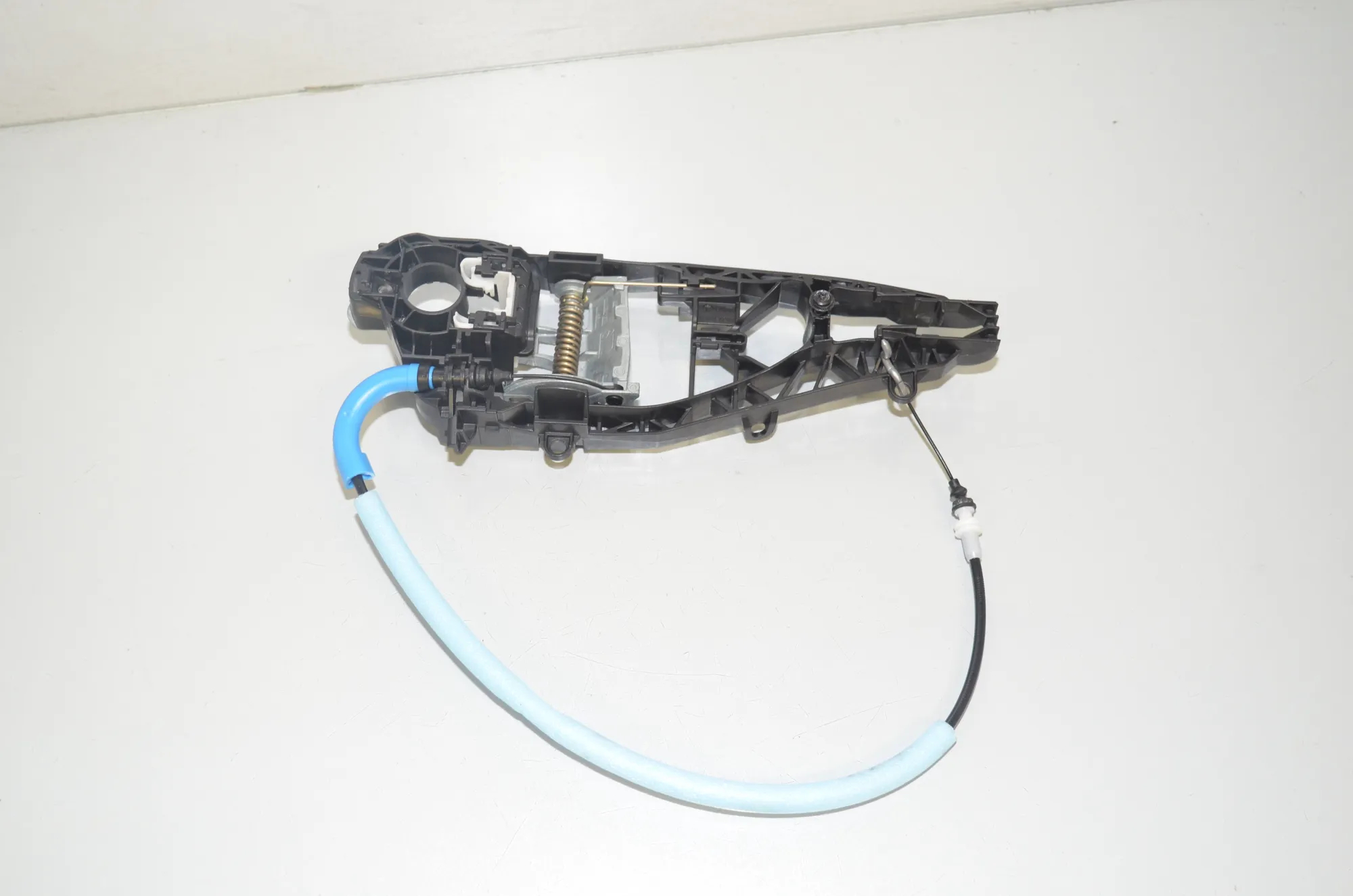 Front Right Door Interior Handle Frame – OEM 7401210 · BMW X1 (F48) xDrive 20 i 2019 – 3
