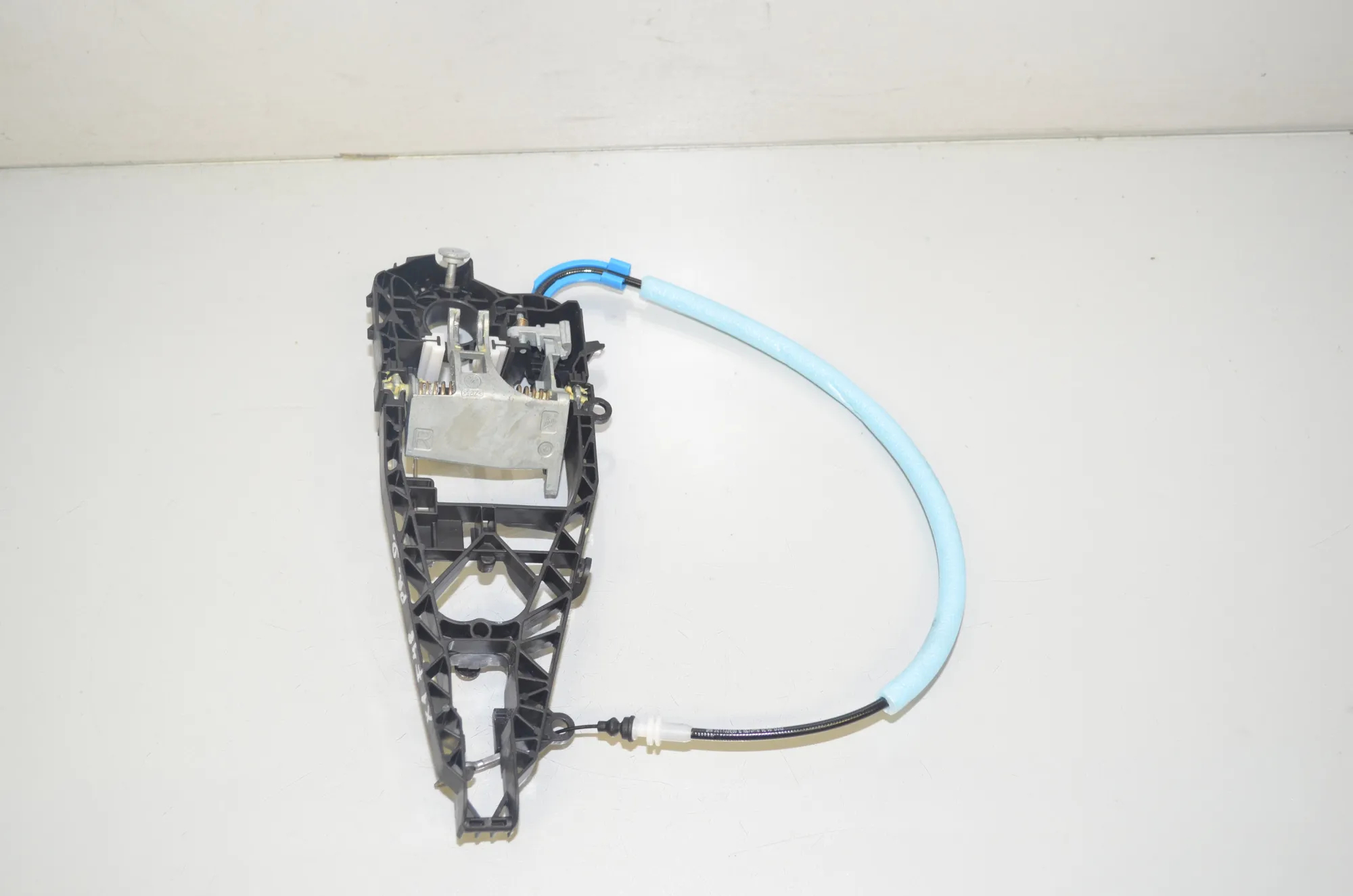Front Right Door Interior Handle Frame – OEM 7401210 · BMW X1 (F48) xDrive 20 i 2019
