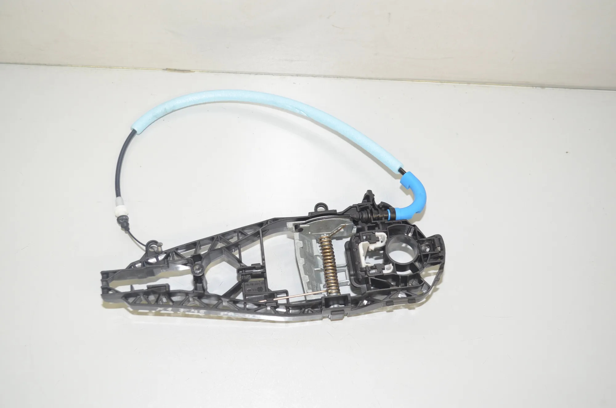 Front Right Door Interior Handle Frame – OEM 7401210 · BMW X1 (F48) xDrive 20 i 2019 – 2