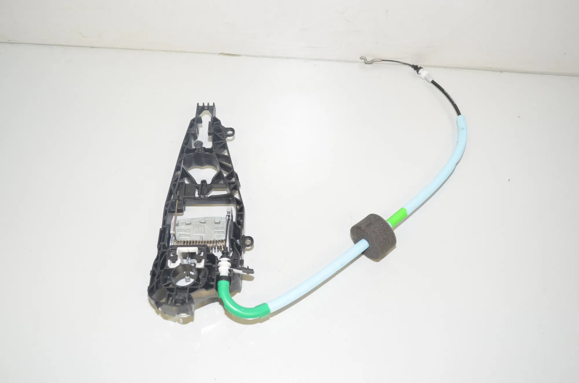 Rear Right Door Interior Handle Frame – OEM 7401210 · BMW X1 (F48) xDrive 20 i 2019 – 2