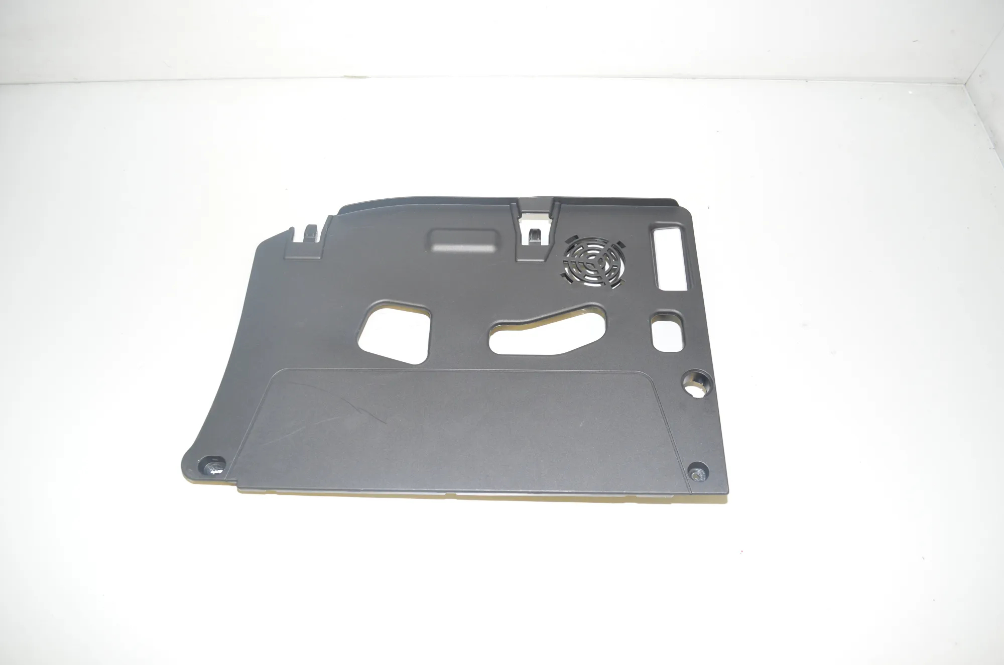 Dashboard Lower Trim – OEM 9333289 · BMW X1 (F48) xDrive 20 i 2019 – 2