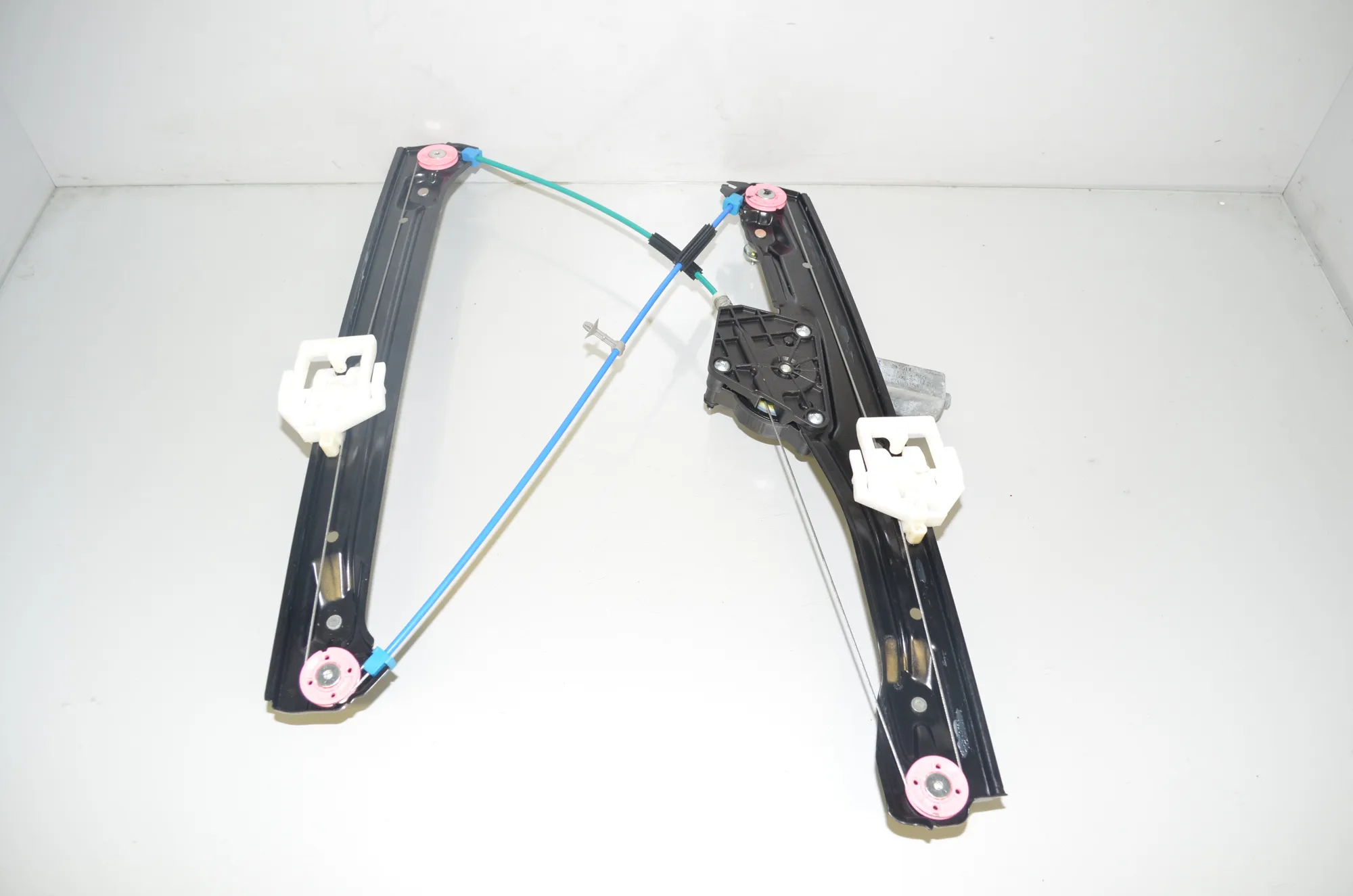 Front Right Door Window Regulator – OEM 7349514 · BMW X1 (F48) xDrive 20 i 2019 – 3
