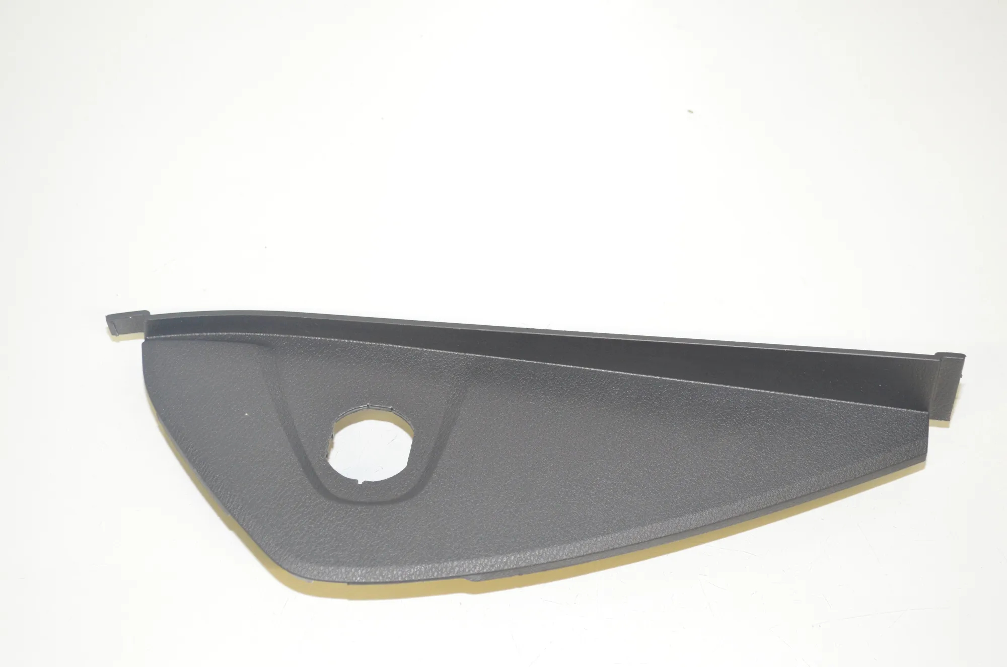 Dashboard Side Trim – OEM 9292146 · BMW X1 (F48) xDrive 20 i 2019