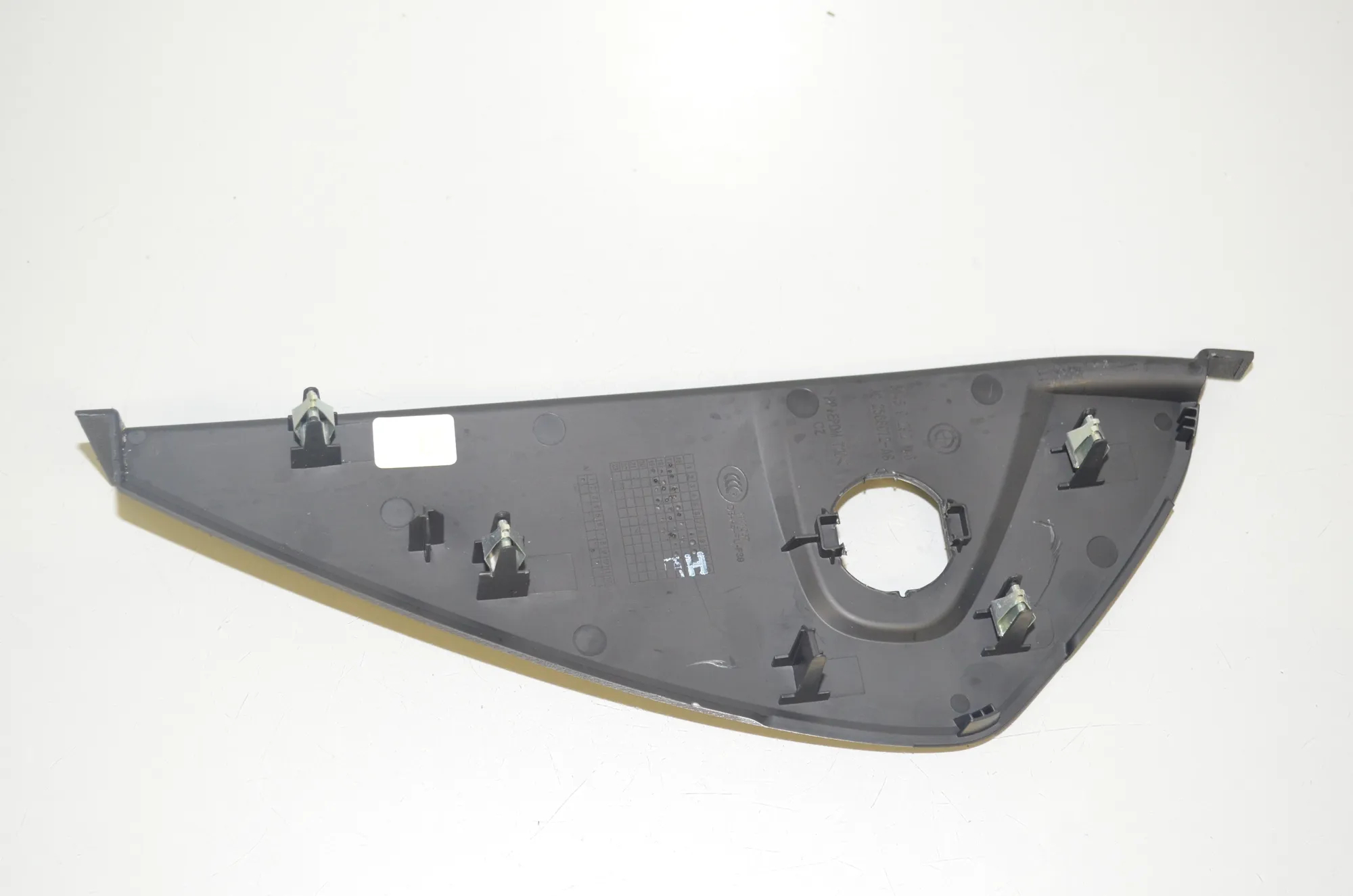 Dashboard Side Trim – OEM 9292146 · BMW X1 (F48) xDrive 20 i 2019 – 3