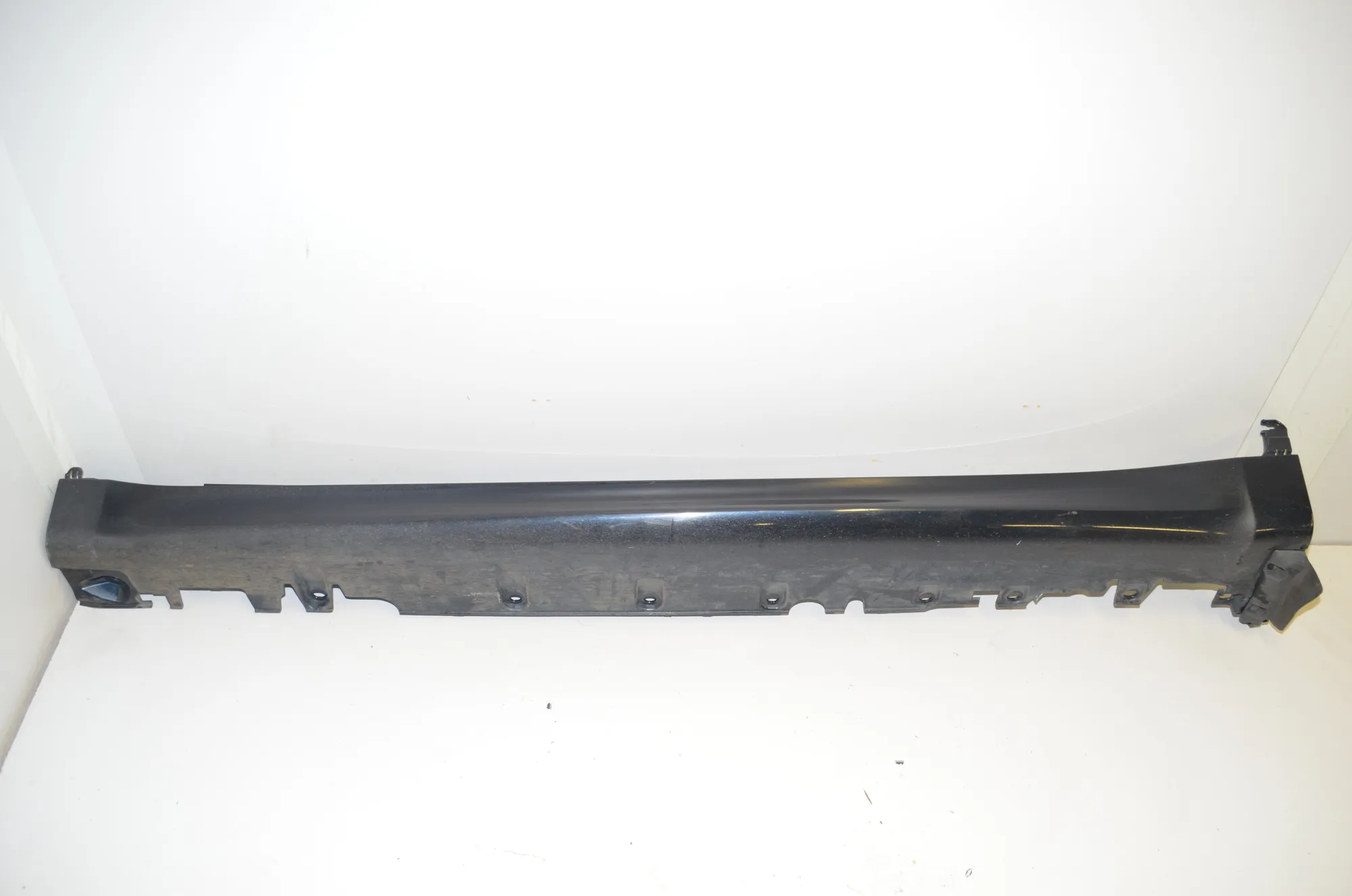 Left Side Plastic Sideskirt Cover – OEM 8056467 · BMW X6 (F16, F86) M 50 d 2016