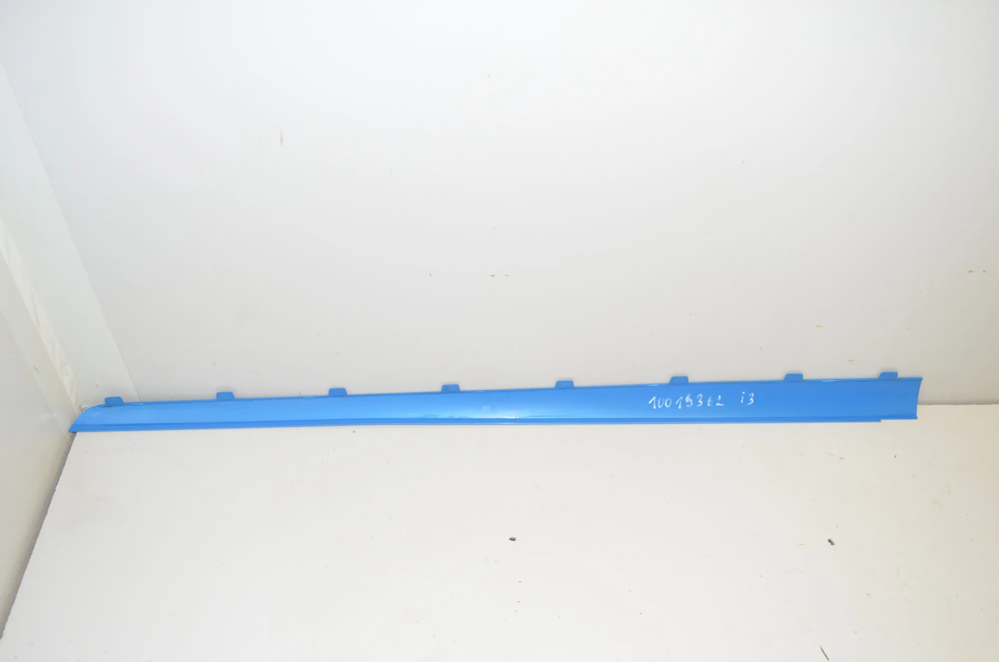 Right Side Plastic Sideskirt Cover – OEM 727584 · BMW i3 (I01) Electric 2019 – 3