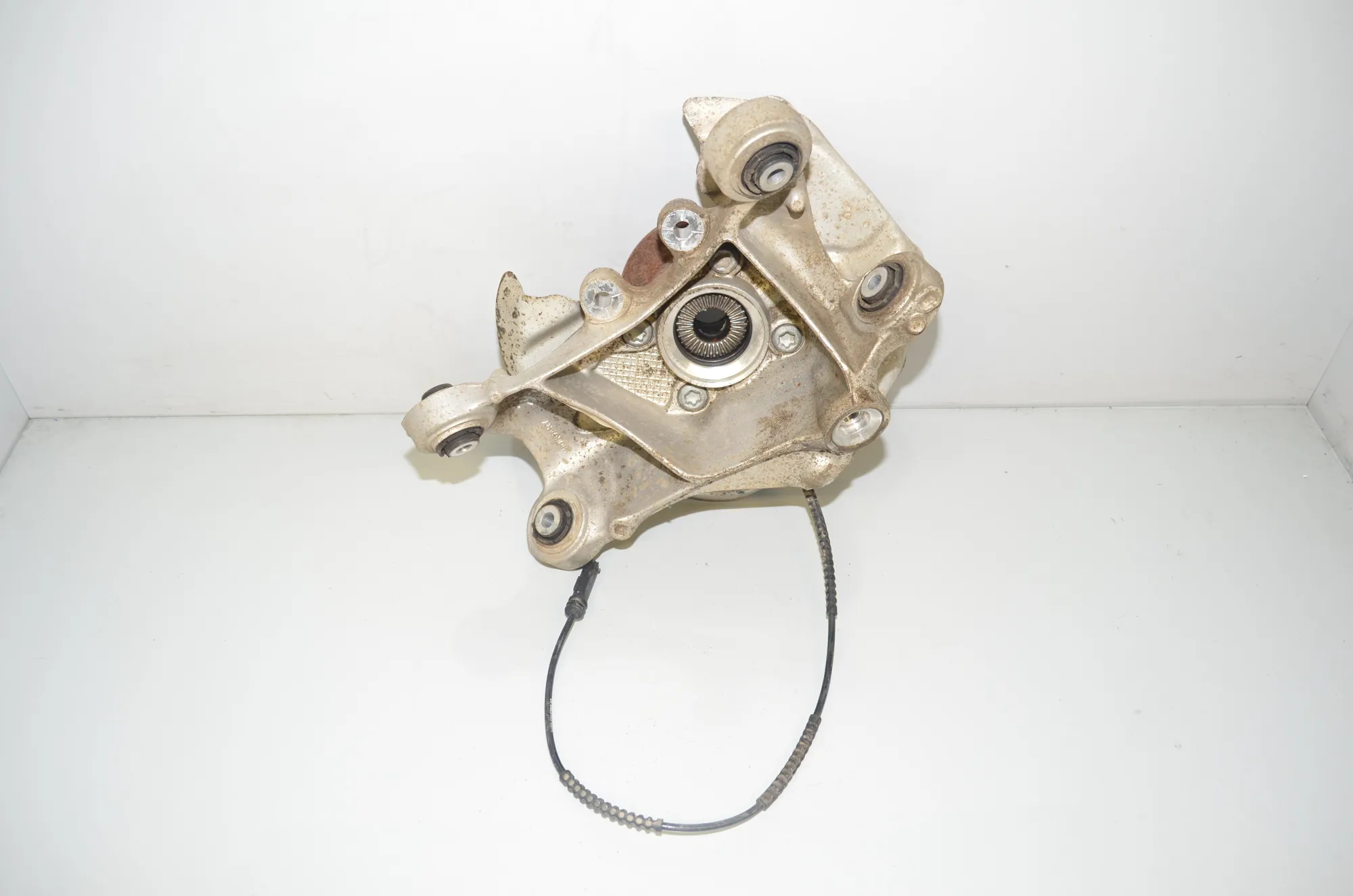 Rear Left Wheel Hub Spindle – OEM 6852161 · BMW i3 (I01) Electric 2019 – 3