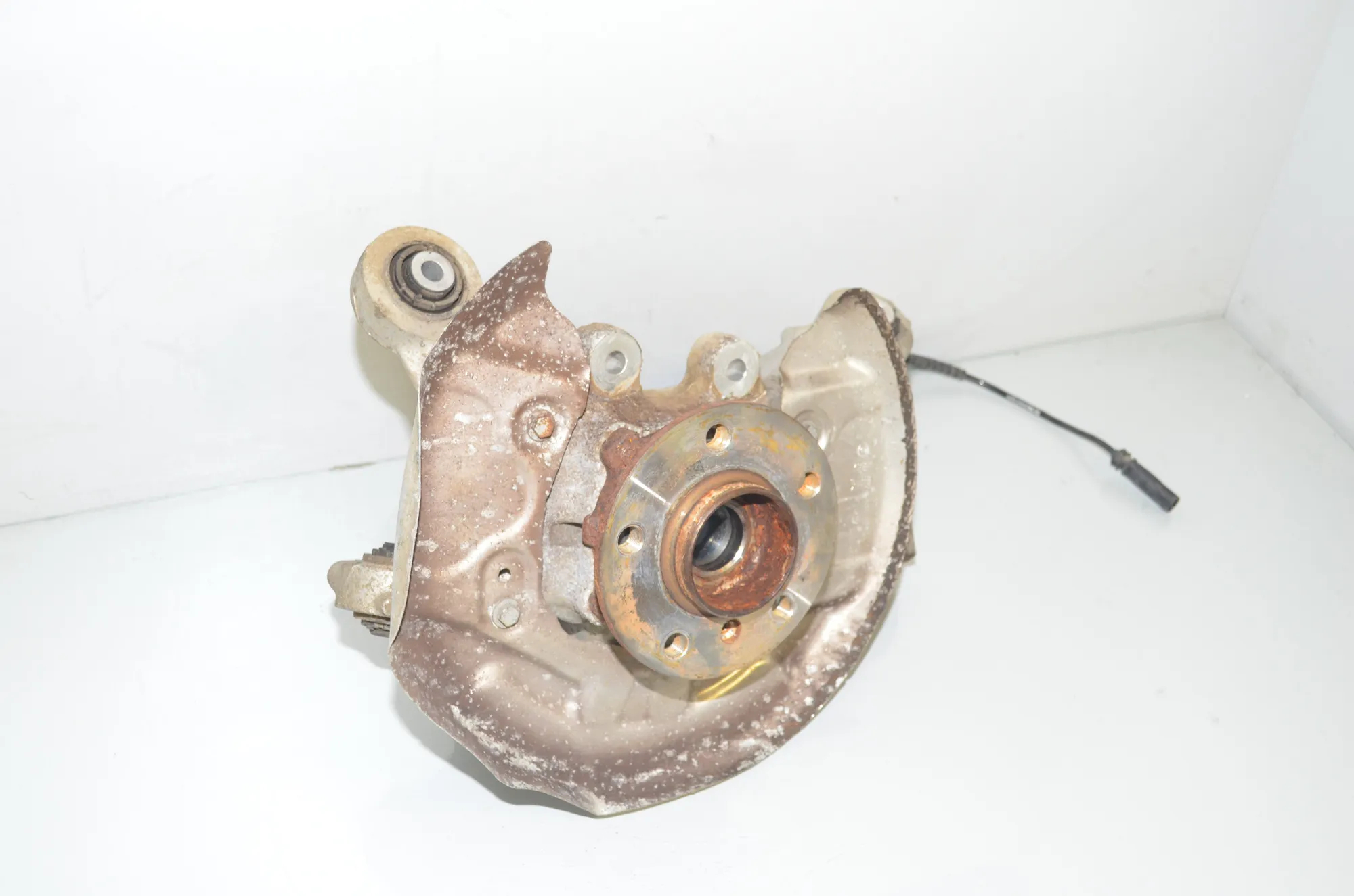 Rear Left Wheel Hub Spindle – OEM 6852161 · BMW i3 (I01) Electric 2019