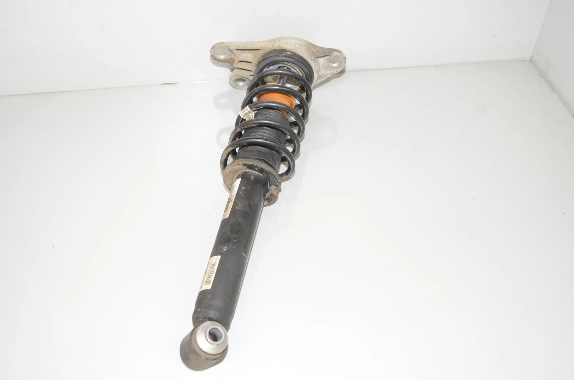 Rear Right Shock Absorber – OEM 6880101 · BMW i3 (I01) Electric 2019 – 3