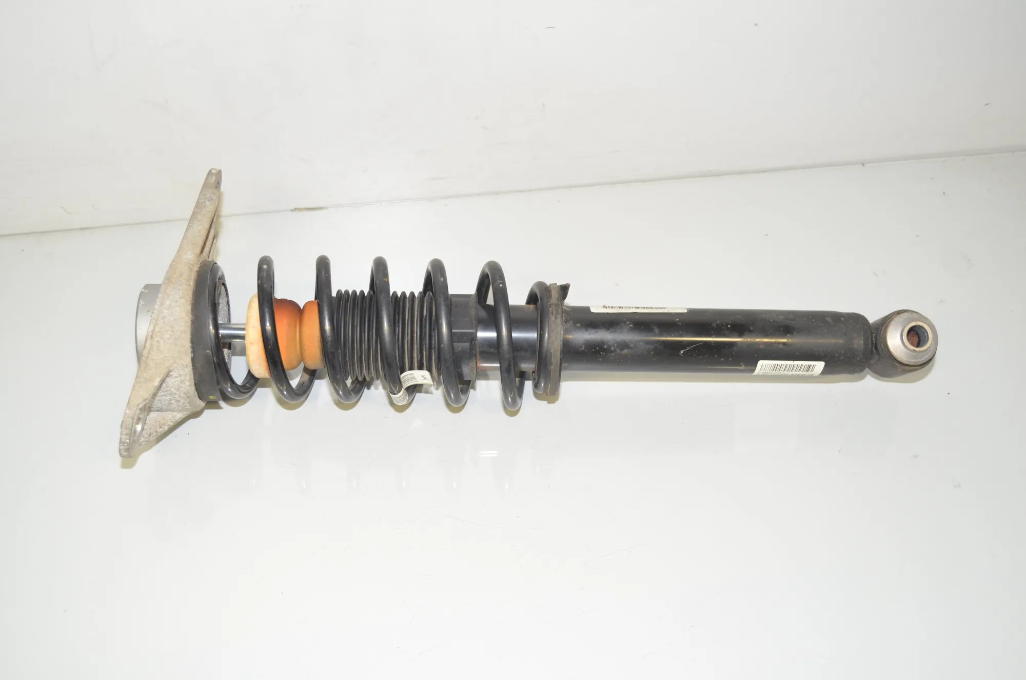 Rear Left Shock Absorber – OEM 6880101 · BMW i3 (I01) Electric 2019
