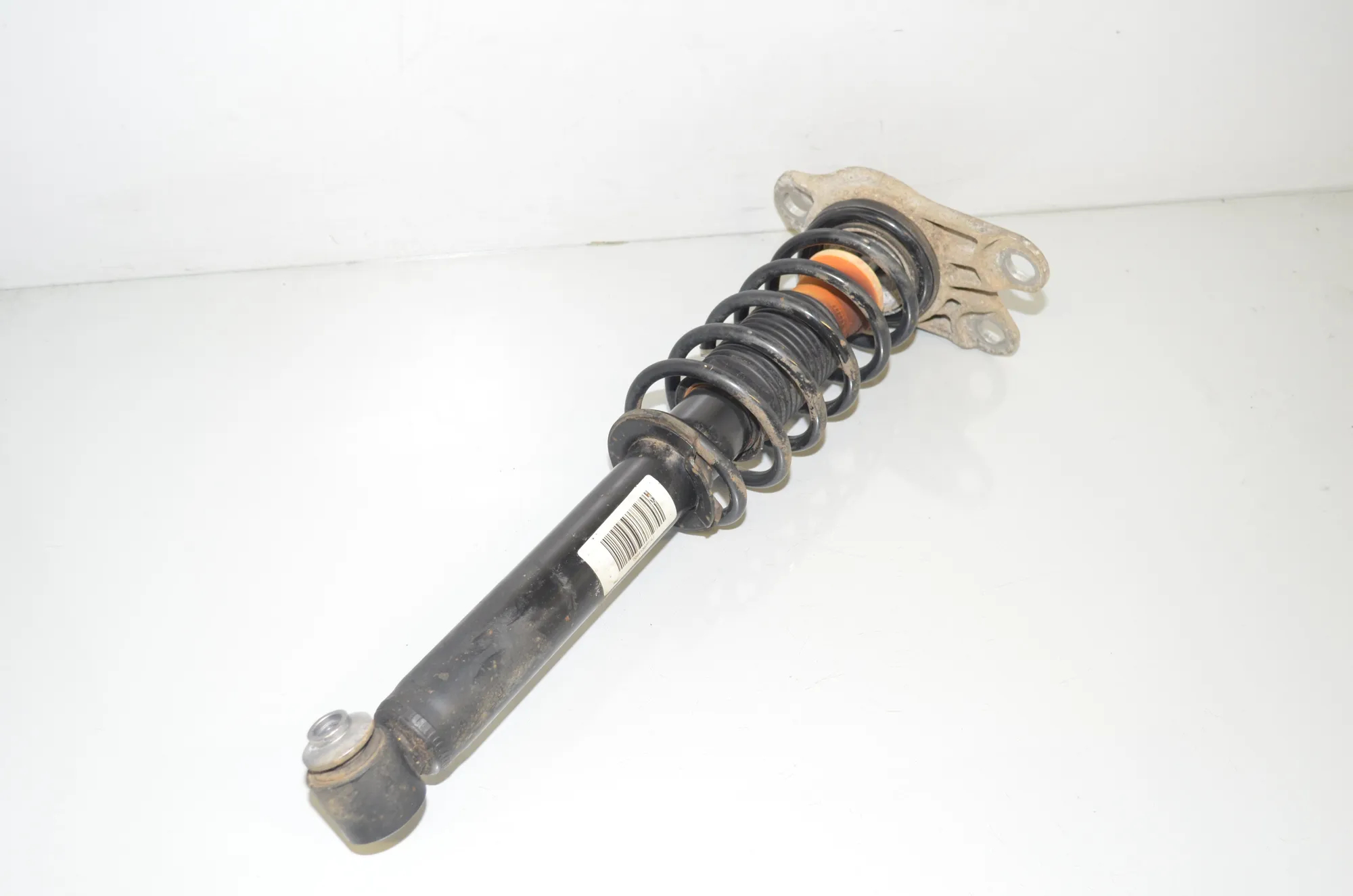 Rear Left Shock Absorber – OEM 6880101 · BMW i3 (I01) Electric 2019 – 3