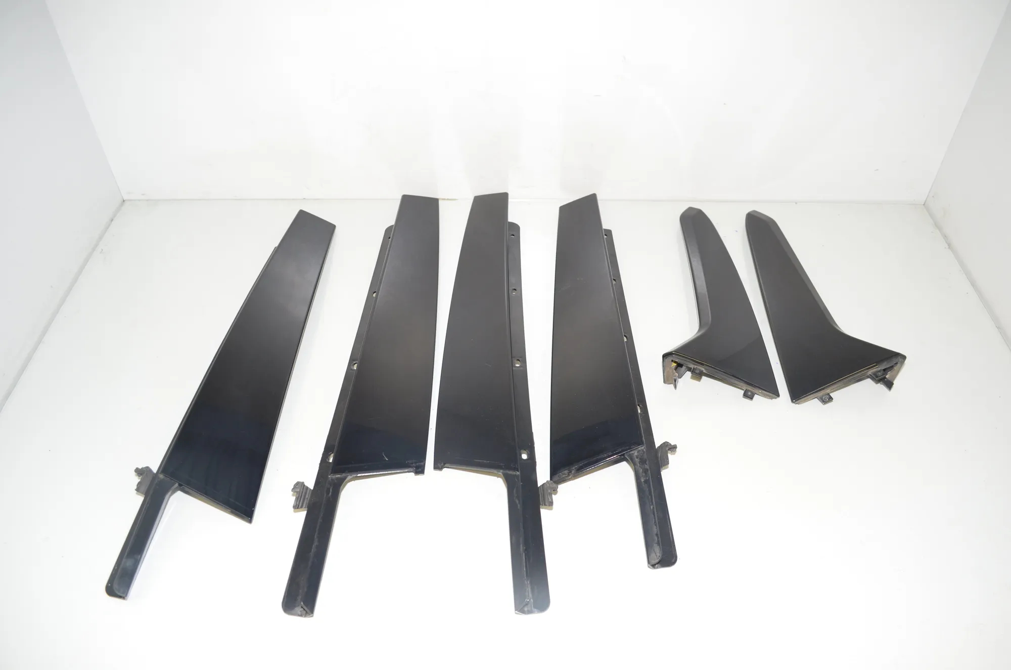 Right Side Pillar Trim – OEM 7316780 · BMW 2 Gran Tourer (F46) 220 d xDrive 2020