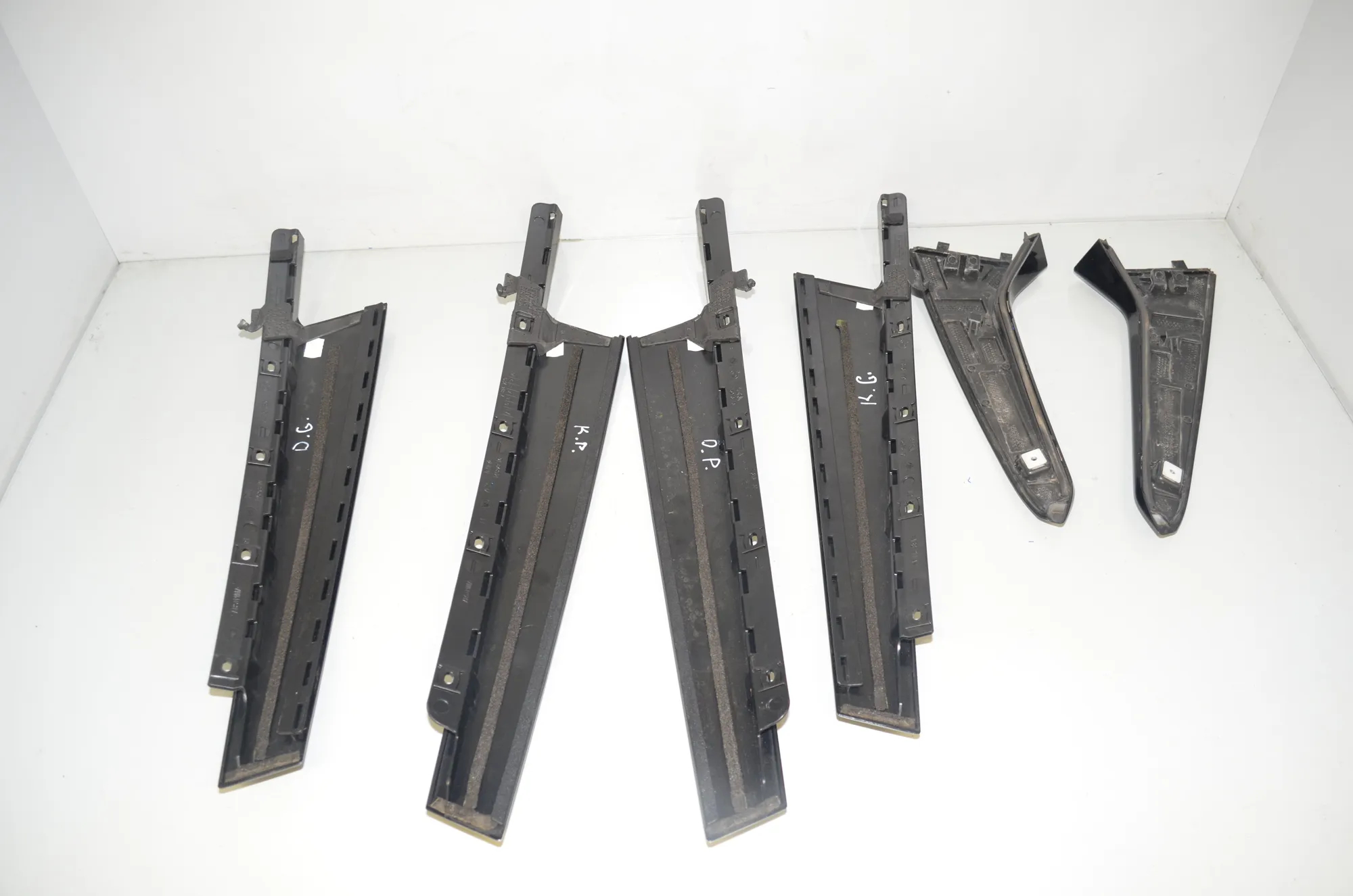Right Side Pillar Trim – OEM 7316780 · BMW 2 Gran Tourer (F46) 220 d xDrive 2020 – 3