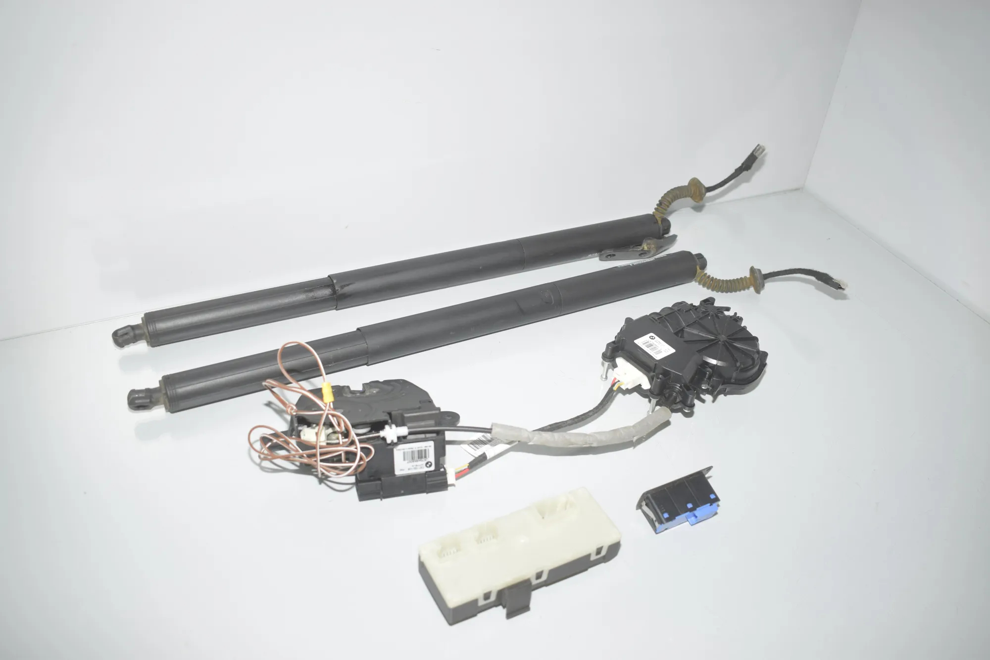 Electric Tailgate Opening Kit – OEM 9852926 · BMW 2 Gran Tourer (F46) 220 d xDrive 2020 – 5