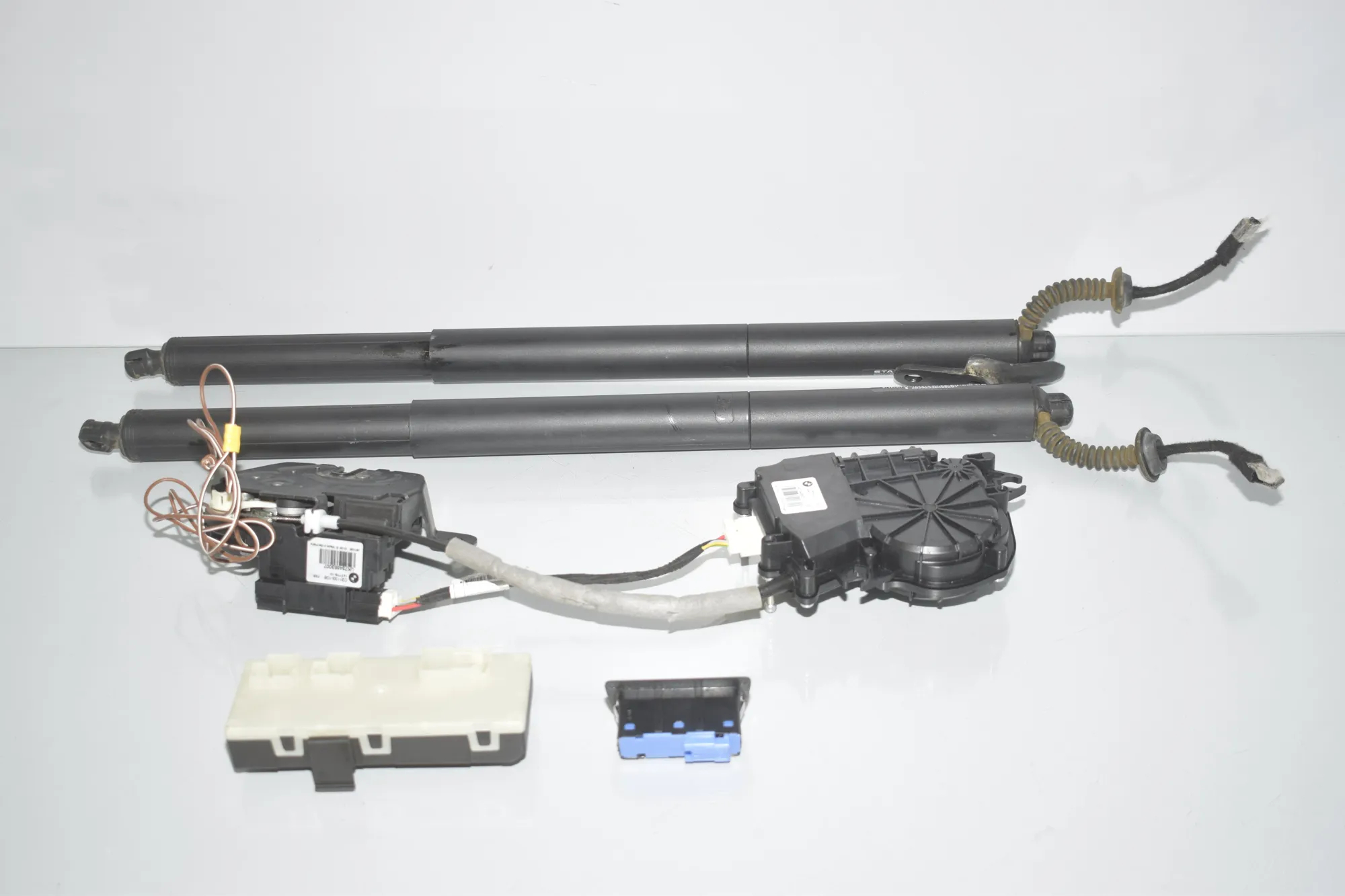 Electric Tailgate Opening Kit – OEM 9852926 · BMW 2 Gran Tourer (F46) 220 d xDrive 2020 – 4