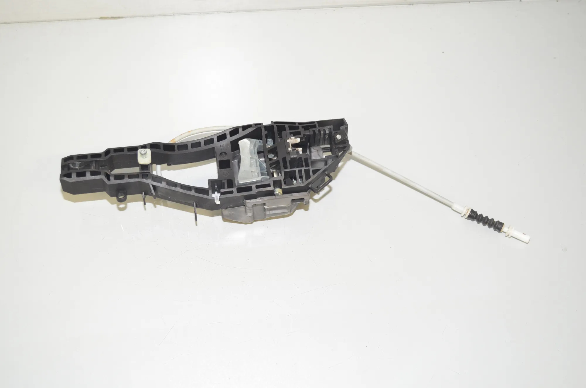 Rear Left Door Interior Handle Frame – OEM 7332267 · BMW 3 Touring (F31) 335 d xDrive 2016 – 2