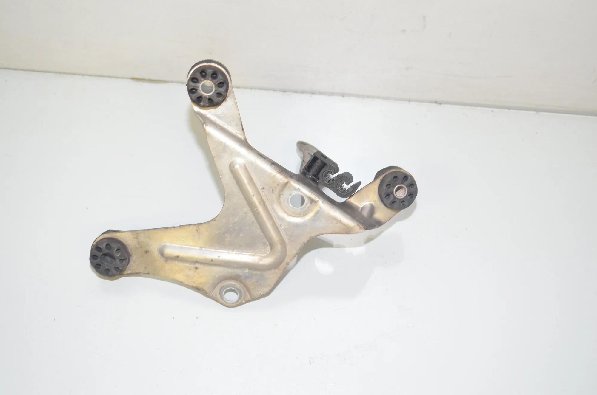Bracket – OEM 6775355 · BMW 5 Touring (F11) 535 d xDrive 2011 – 3