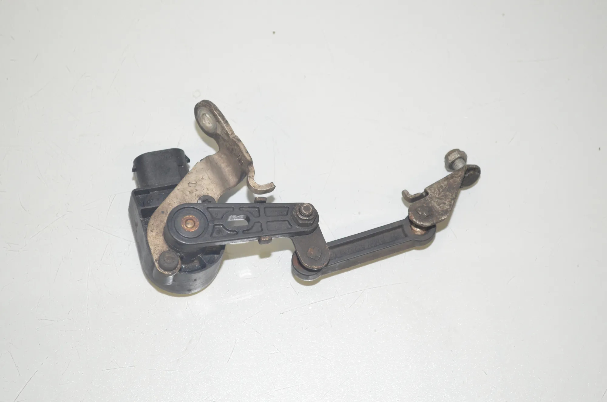 Front Left Height Level Sensor – OEM 6778263 · BMW 5 Touring (F11) 535 d xDrive 2011 – 2
